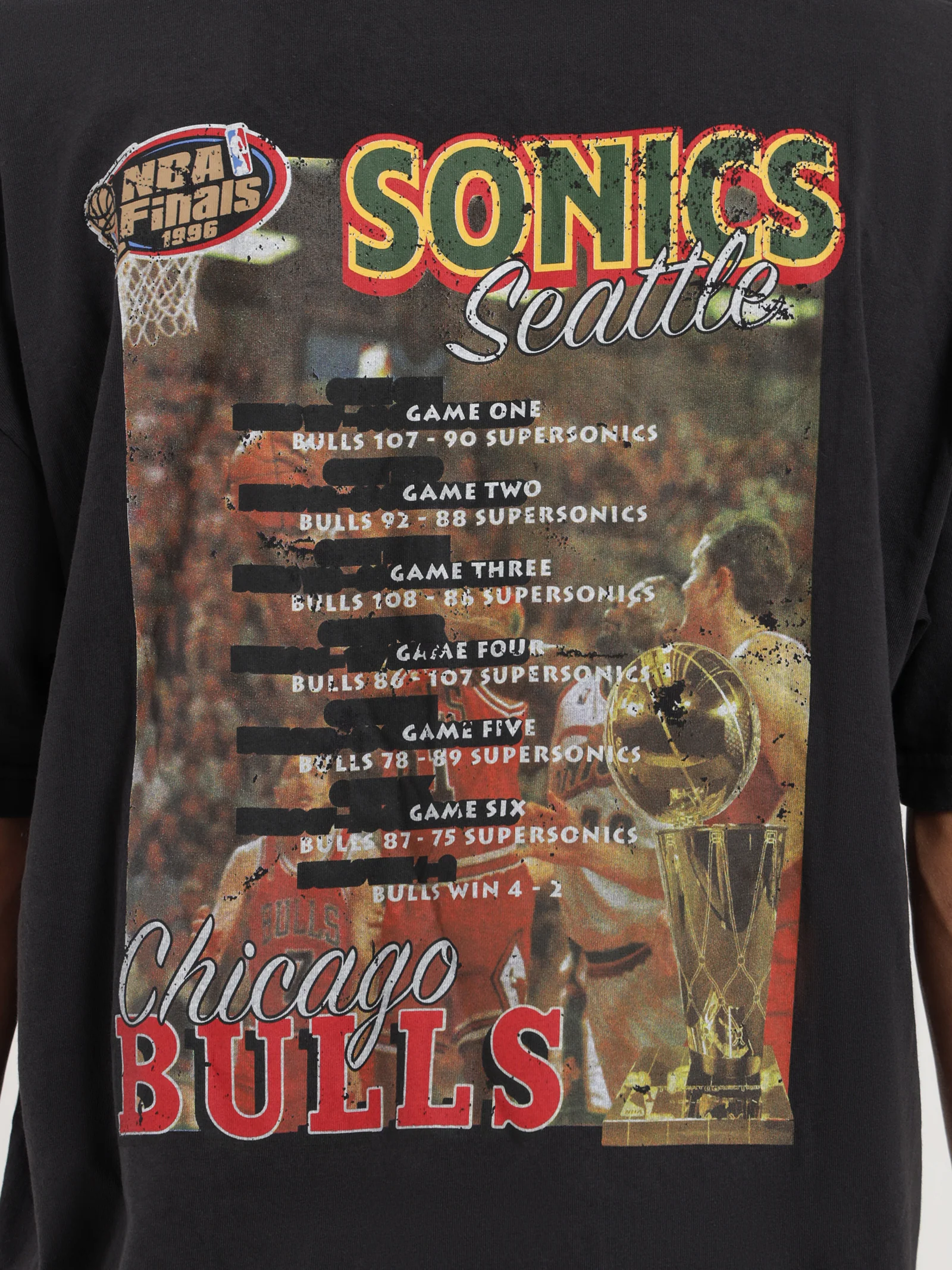 1996 Chicago Bulls vs Seattle Sonics T-Shirt - Image 5