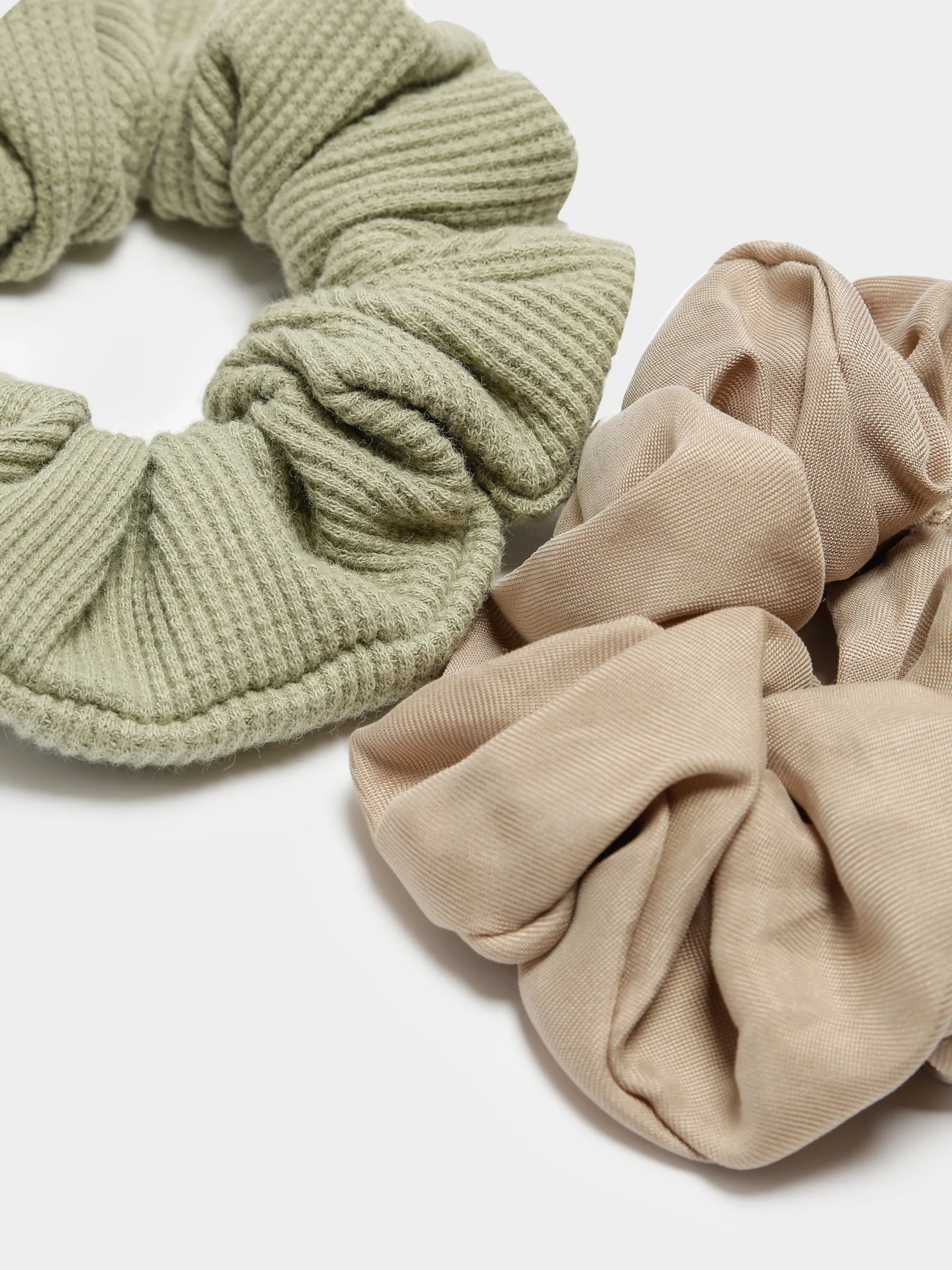 2 Pack Scrunchies - Image 2