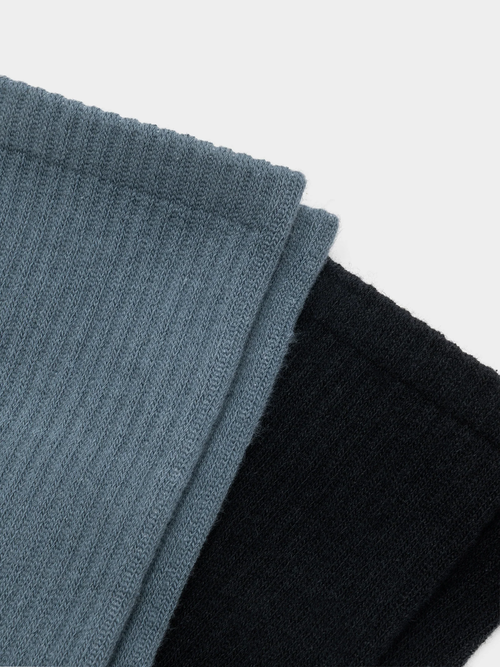 2 Pairs of Classic Socks - Image 2