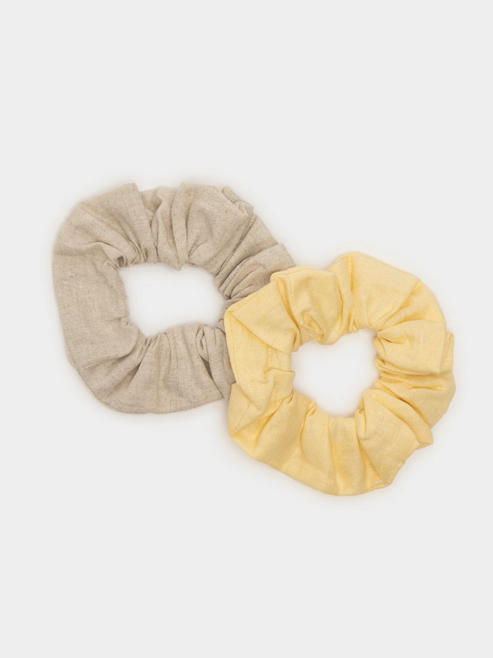 2 Scrunchies