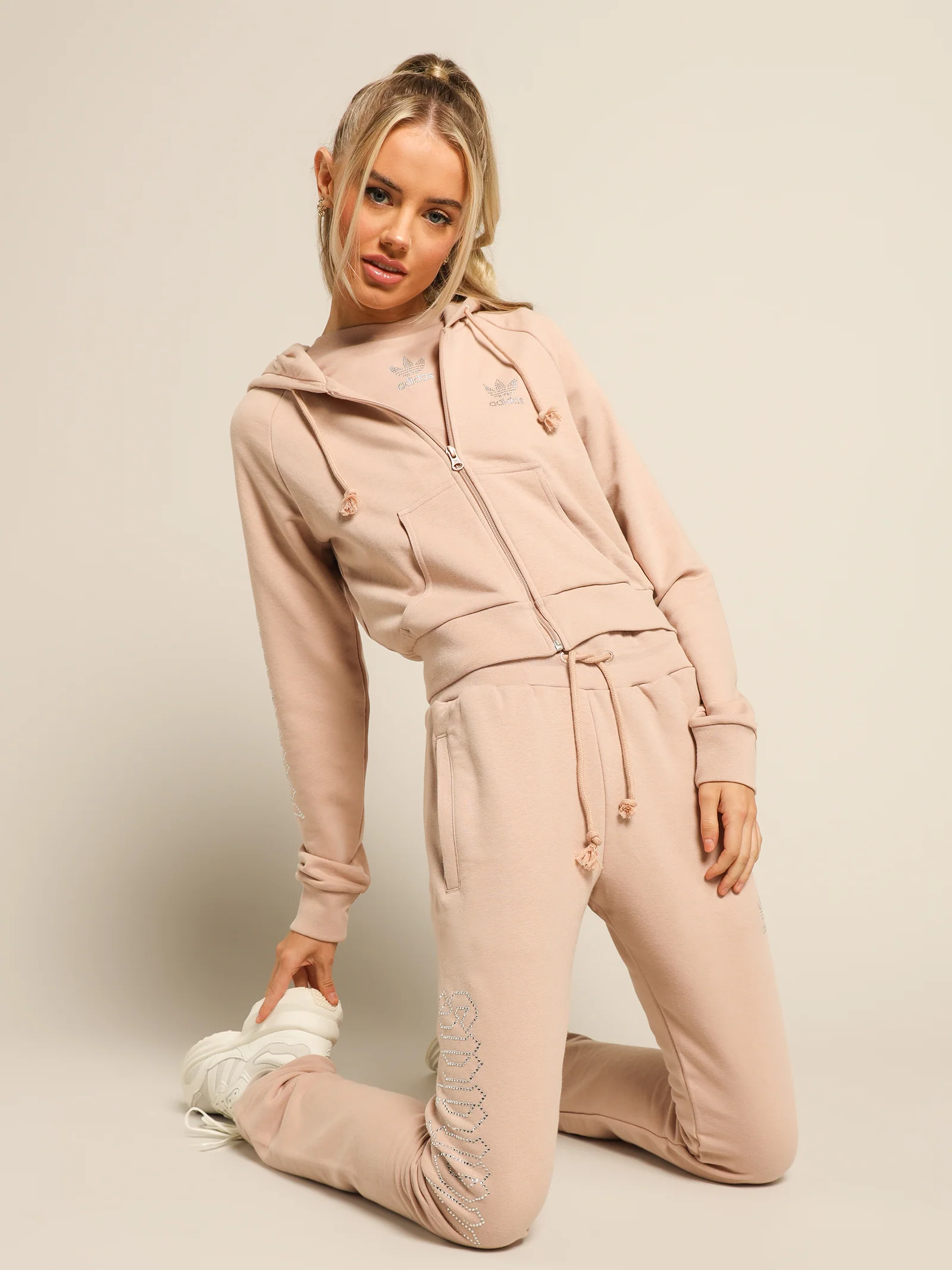 2000 Luxe Cropped Hoodie - Image 6