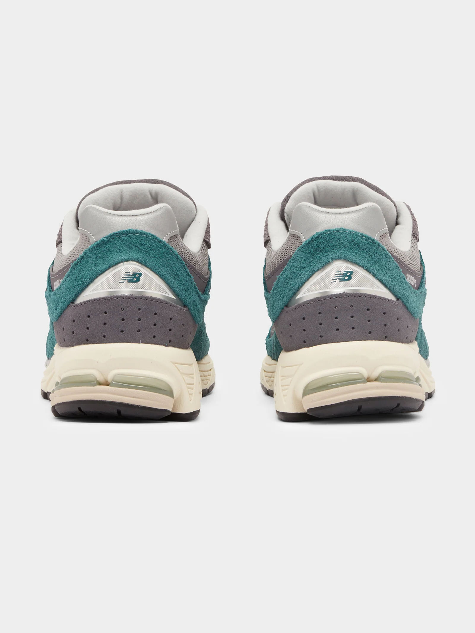 Mens 2002R Sneaker - Image 6