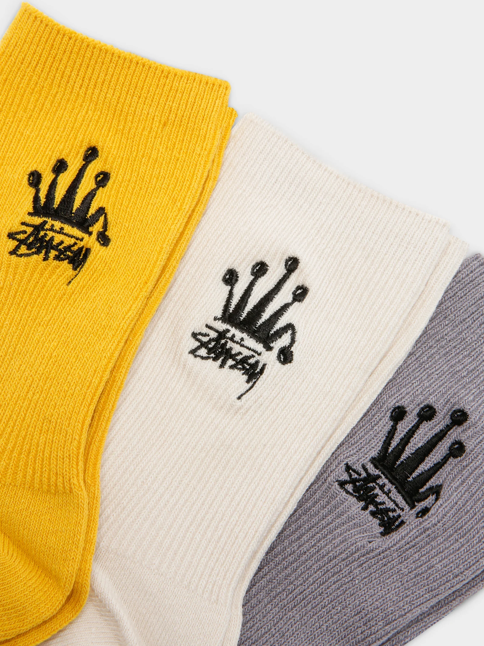3 Pairs of Womens Crown Socks - Image 2