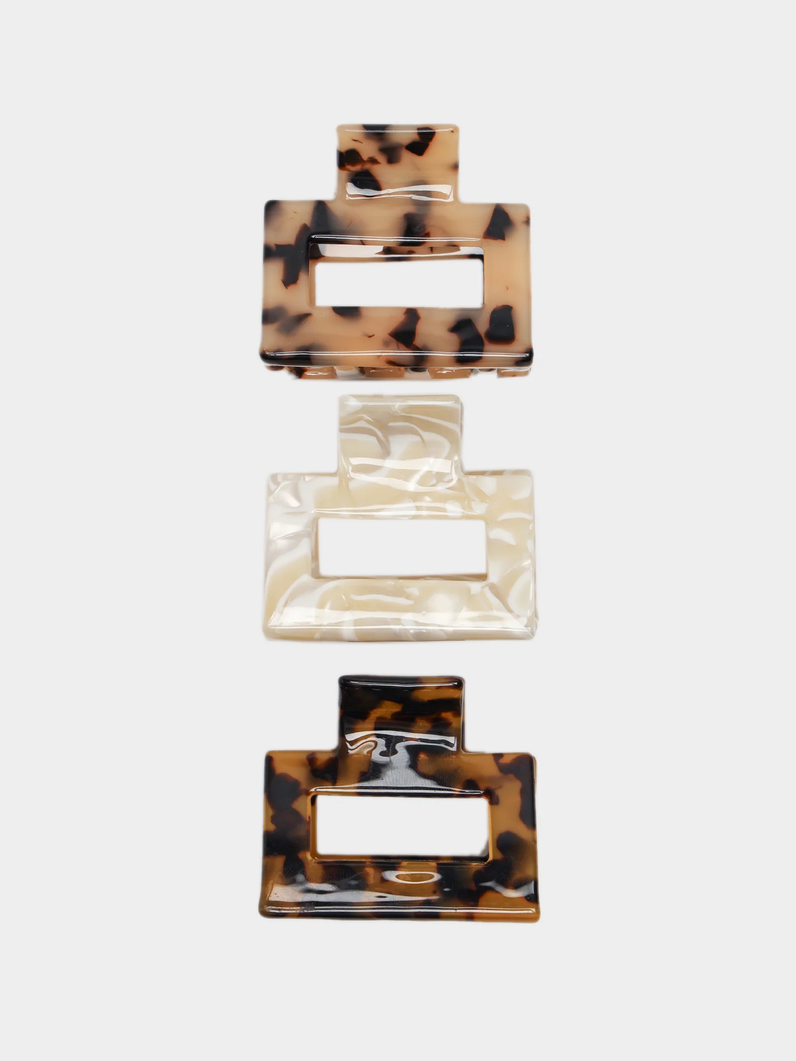 3 Small Tortoise Hair Claws - Image 2