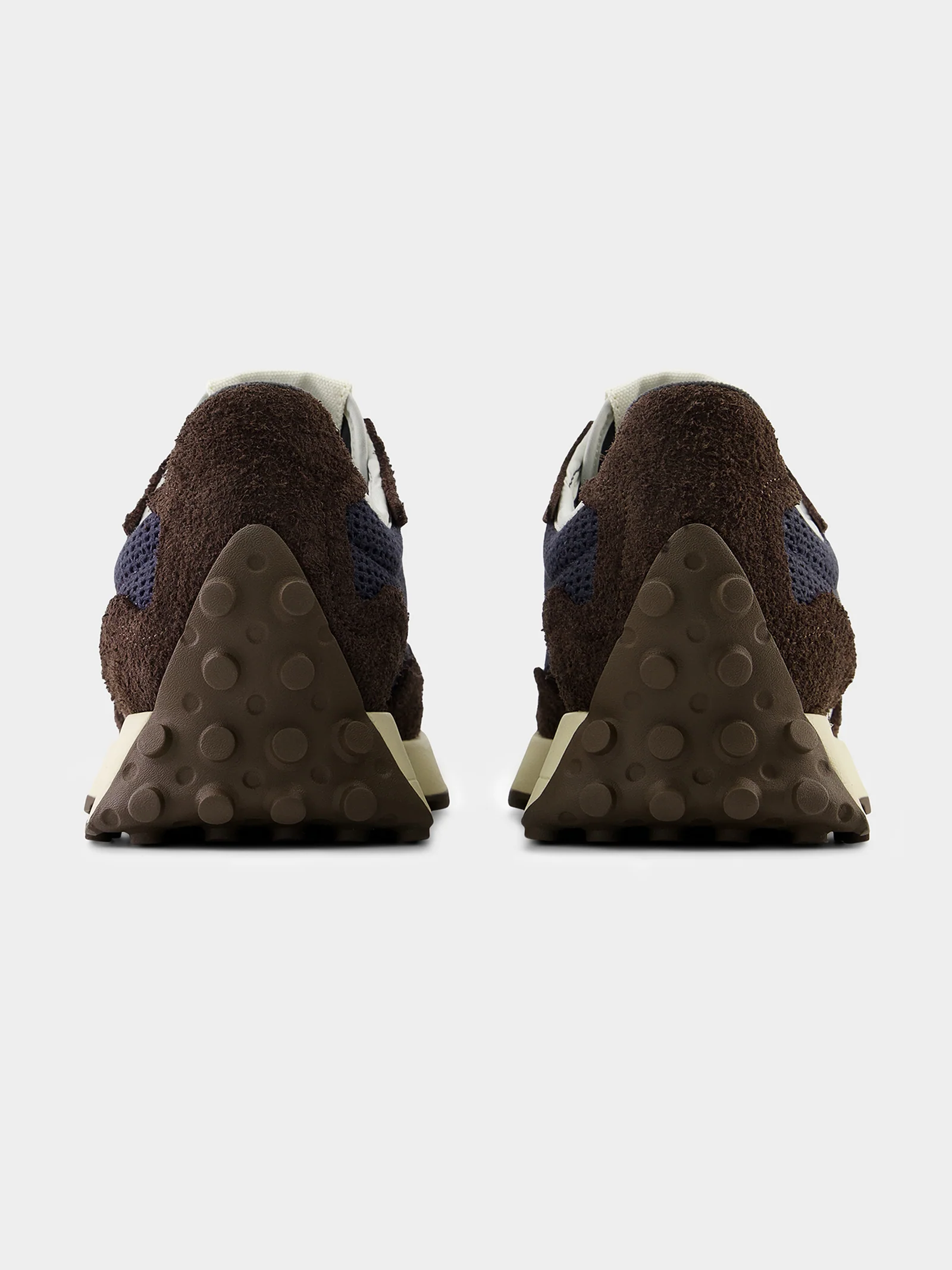 327 Sneaker - Image 3