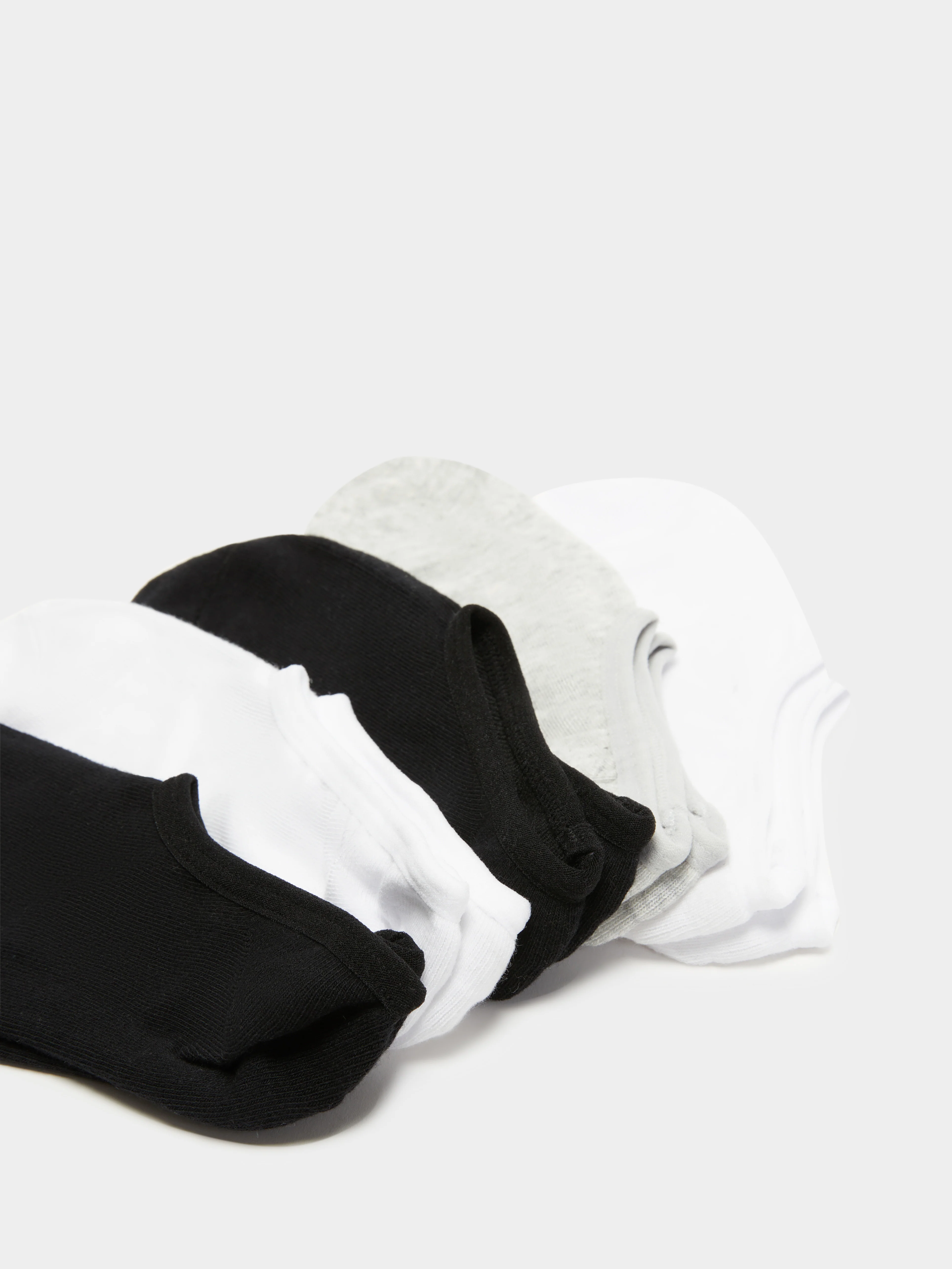 5 Pairs of Classic Invisible Socks - Image 2
