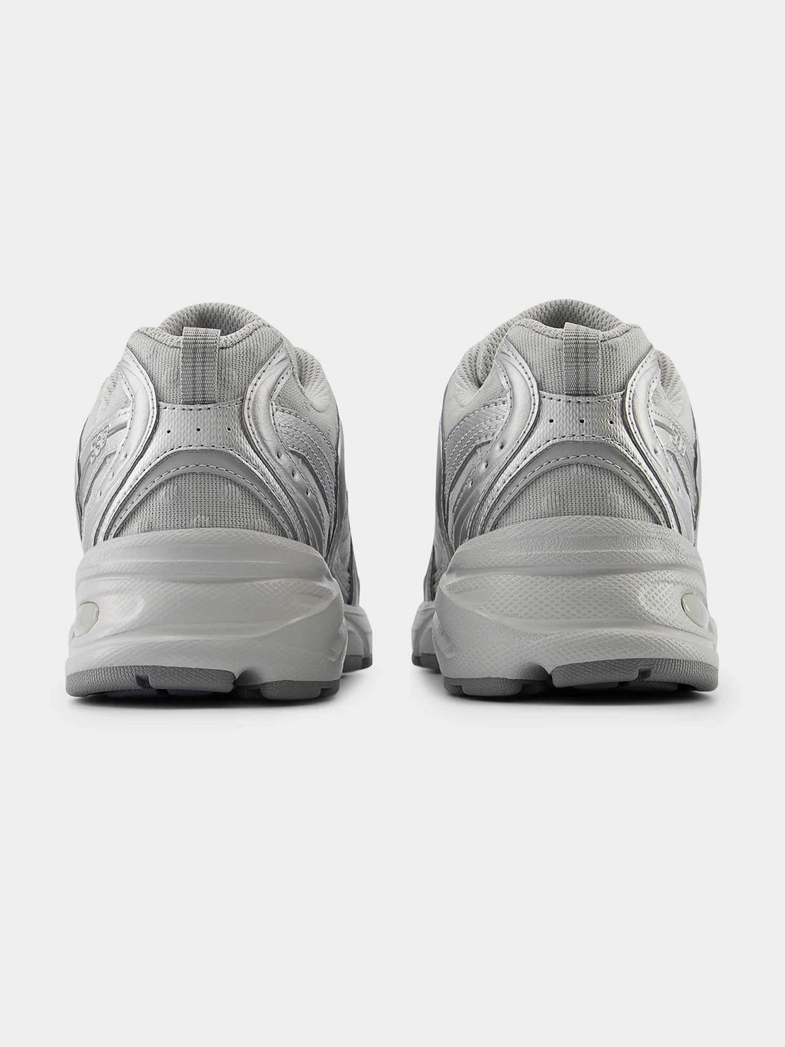 Unisex 530 Sneakers - Image 6