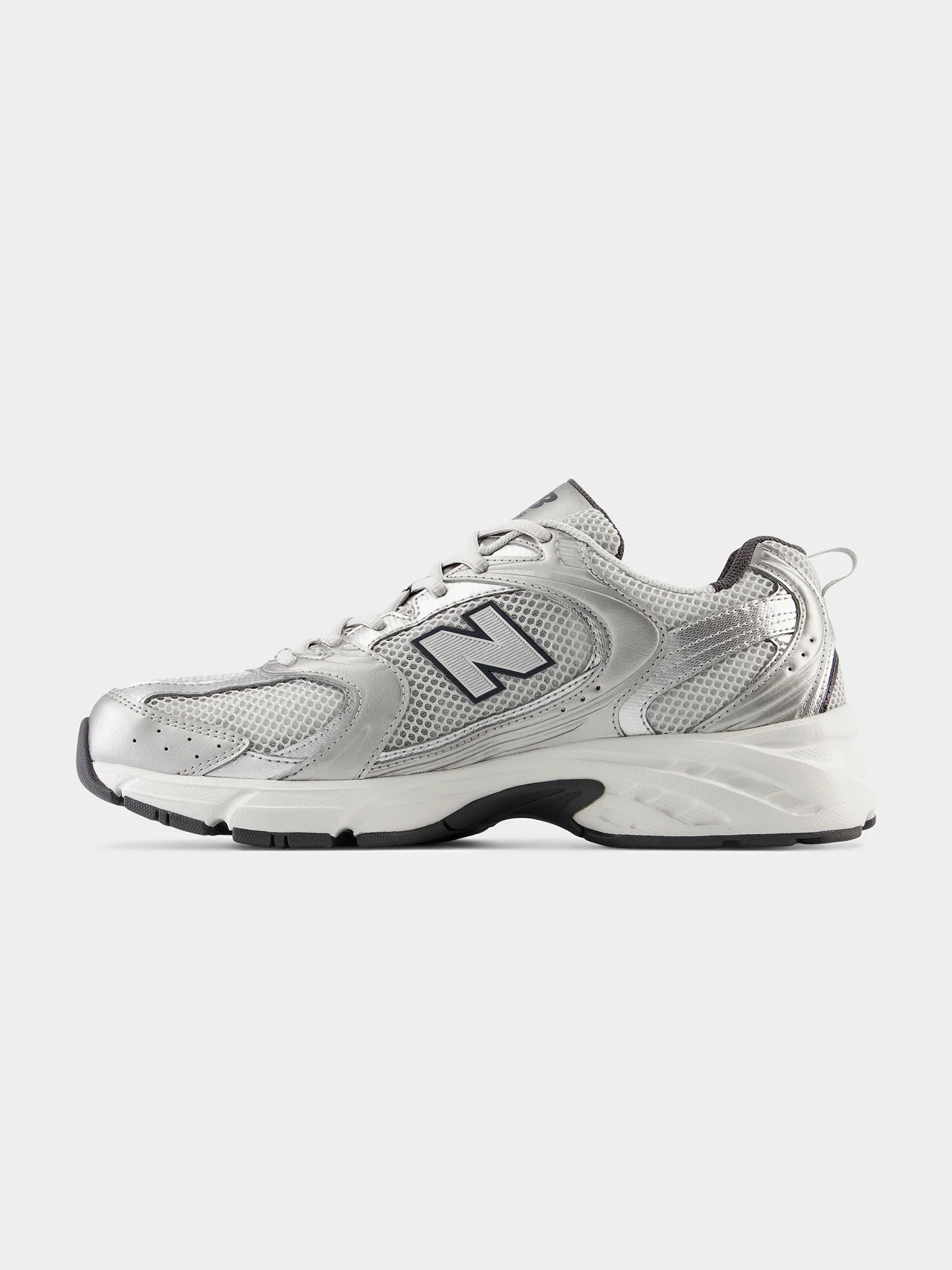 Unisex 530 Sneakers - Image 3