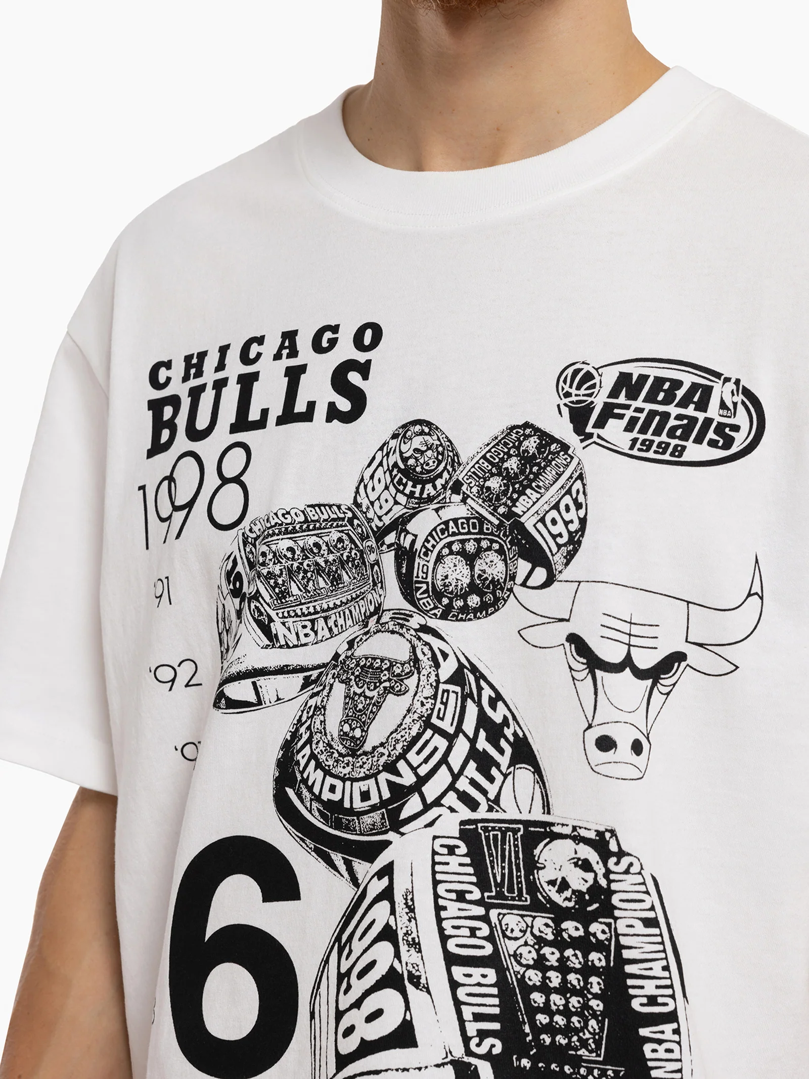 6 Rings Bulls T-Shirt - Image 3