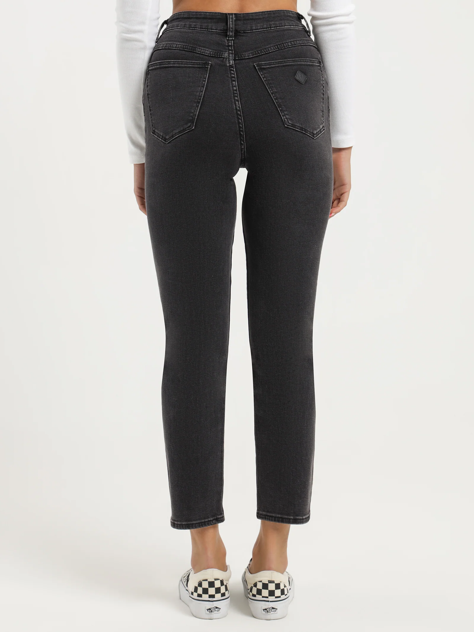 94 High Rise Slim Leg Mom Jeans - Image 5