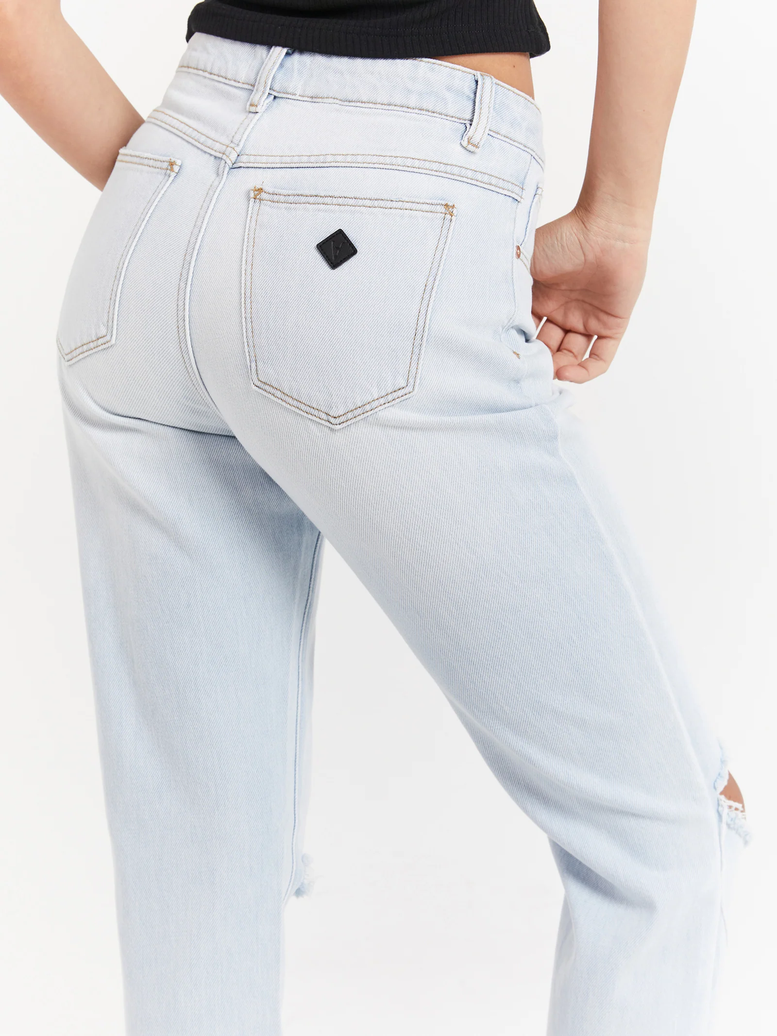 94 High Slim Astrid Rip Jeans - Image 4