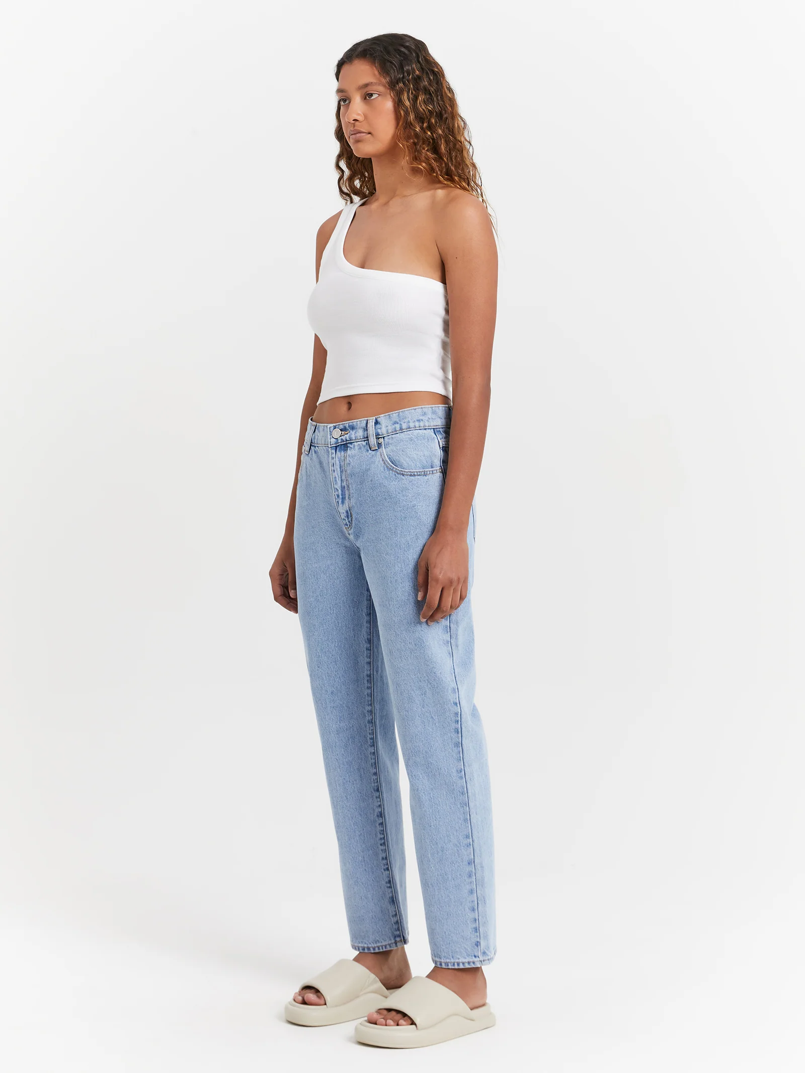 95 Mid Straight Crop Jeans - Image 4