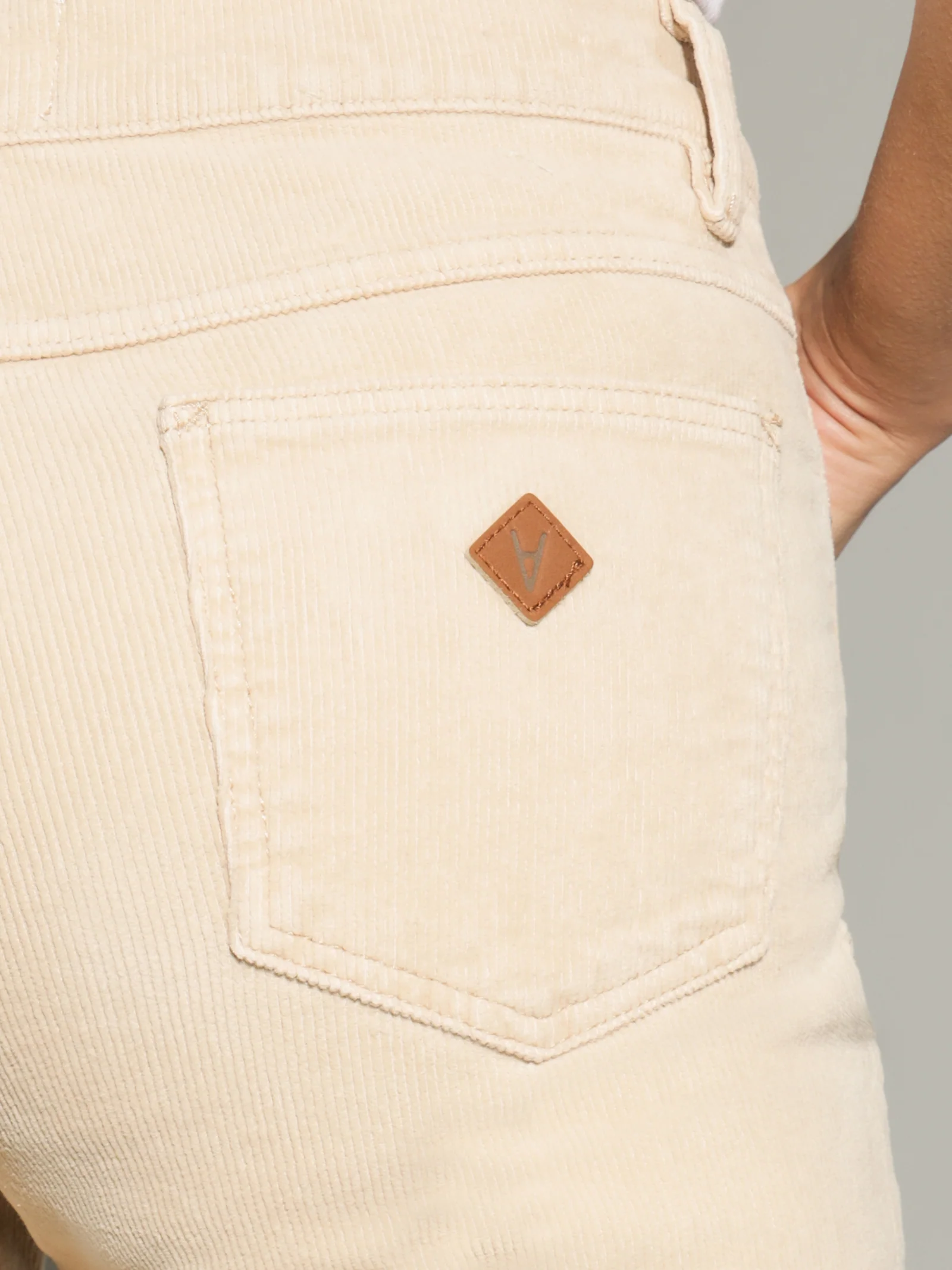 A 99 Low Boot Jeans - Image 6