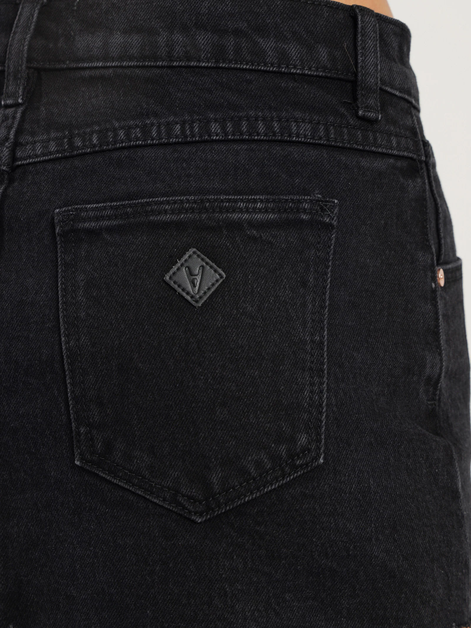 A 99 Low Skirt - Image 6