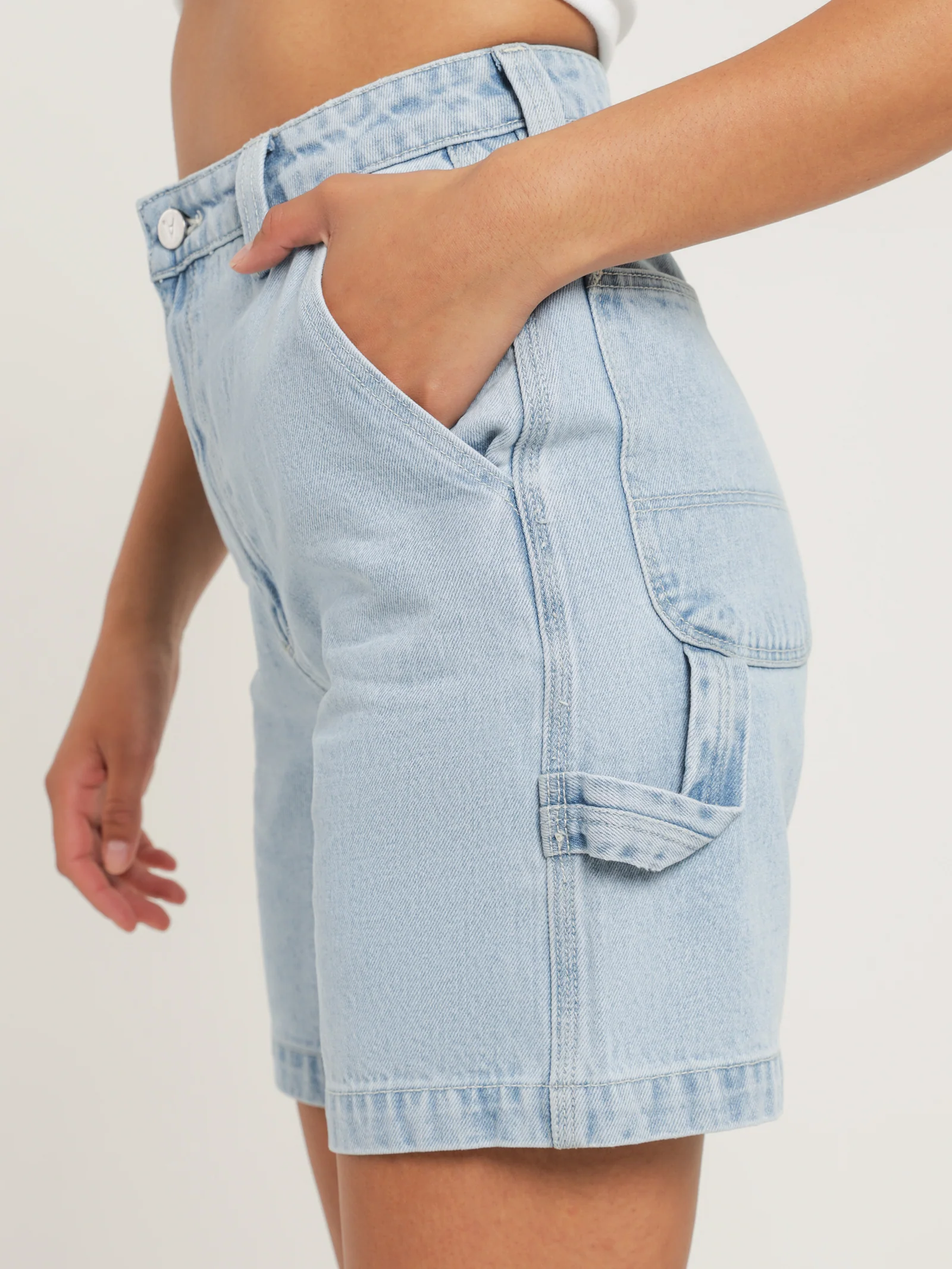 A Carrie Carpenter Shorts - Image 5