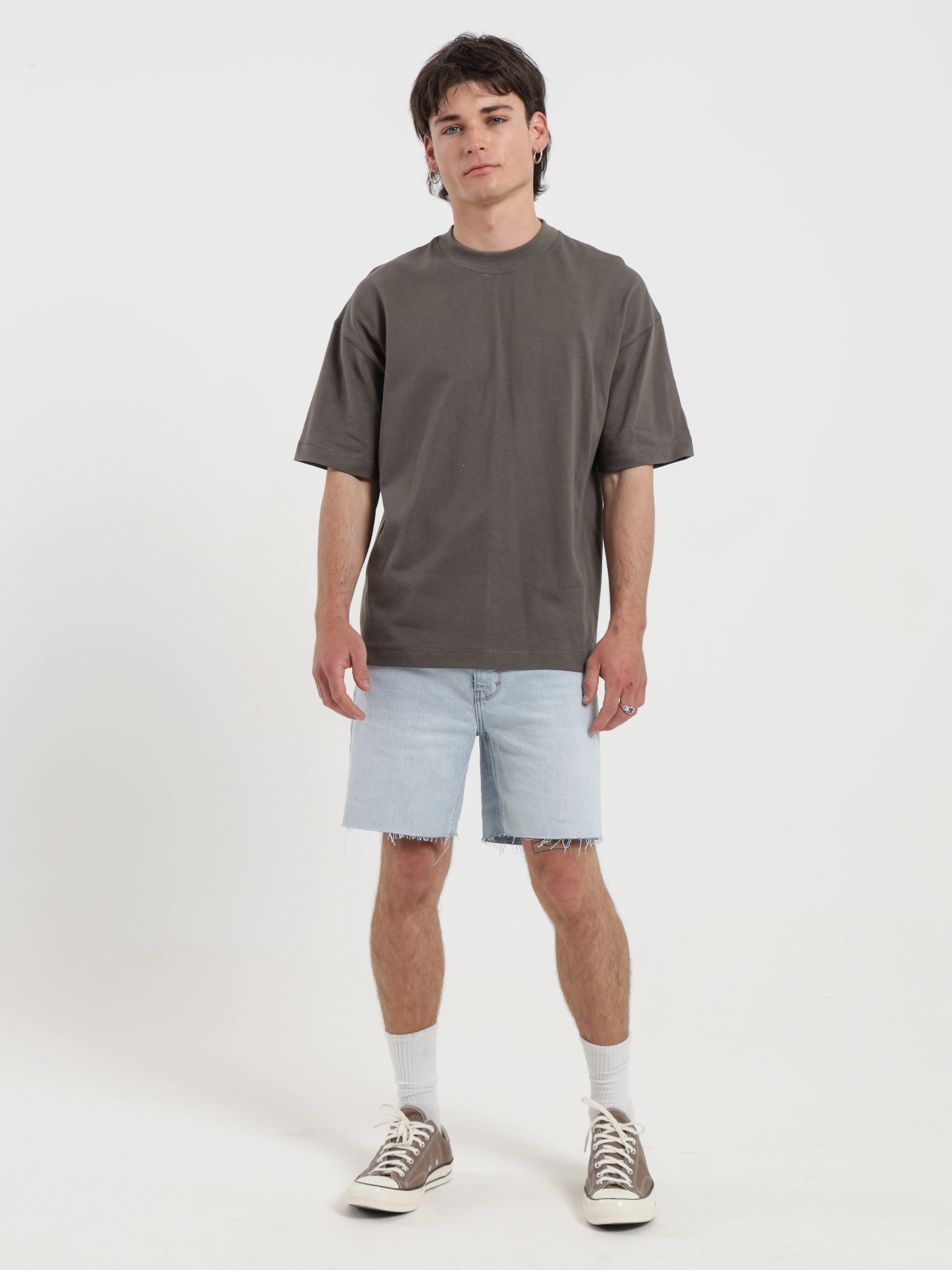 A Cropped Slim Denim Shorts - Image 3