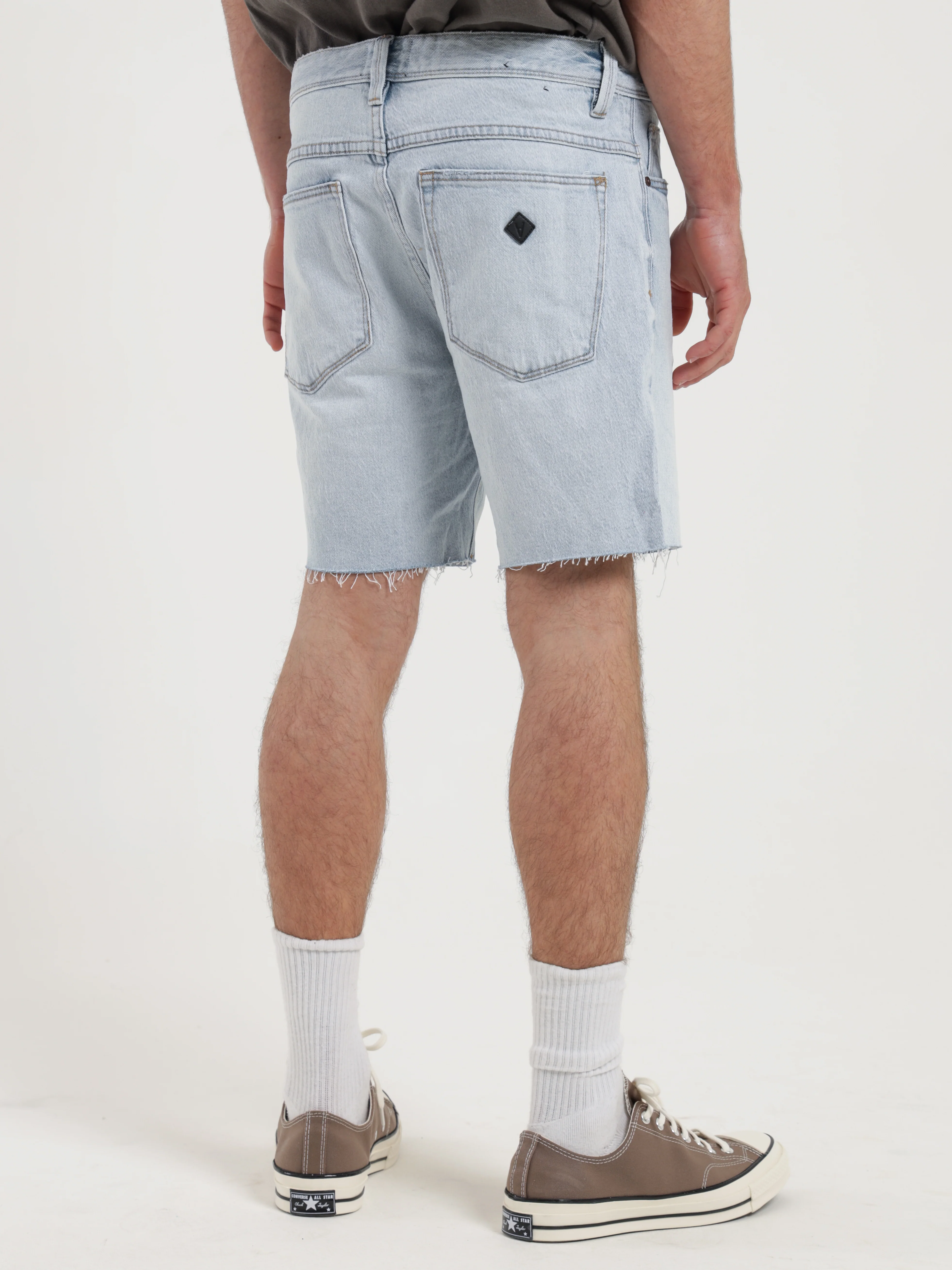 A Cropped Slim Denim Shorts - Image 4