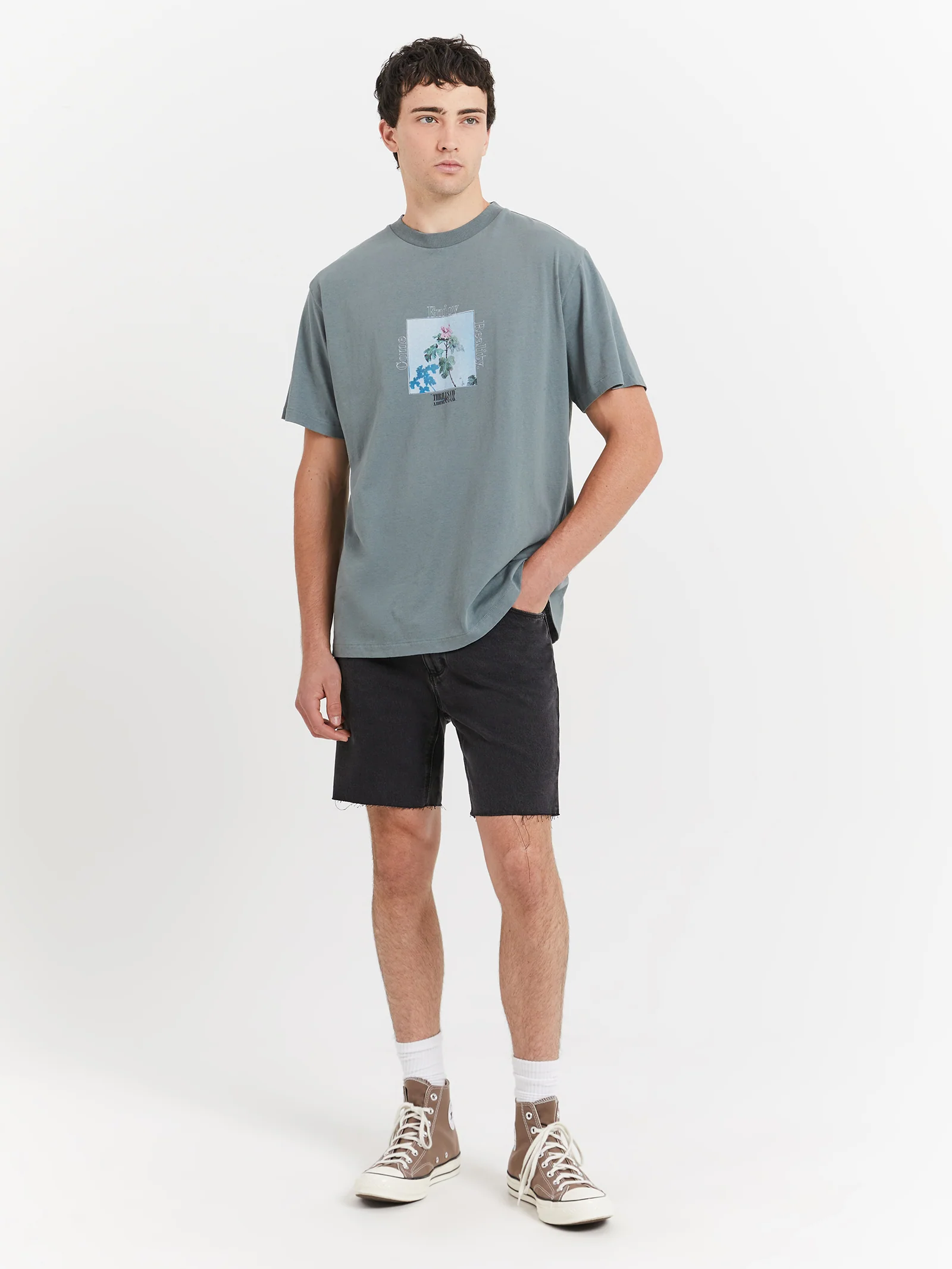 A Cropped Slim Shorts - Image 2