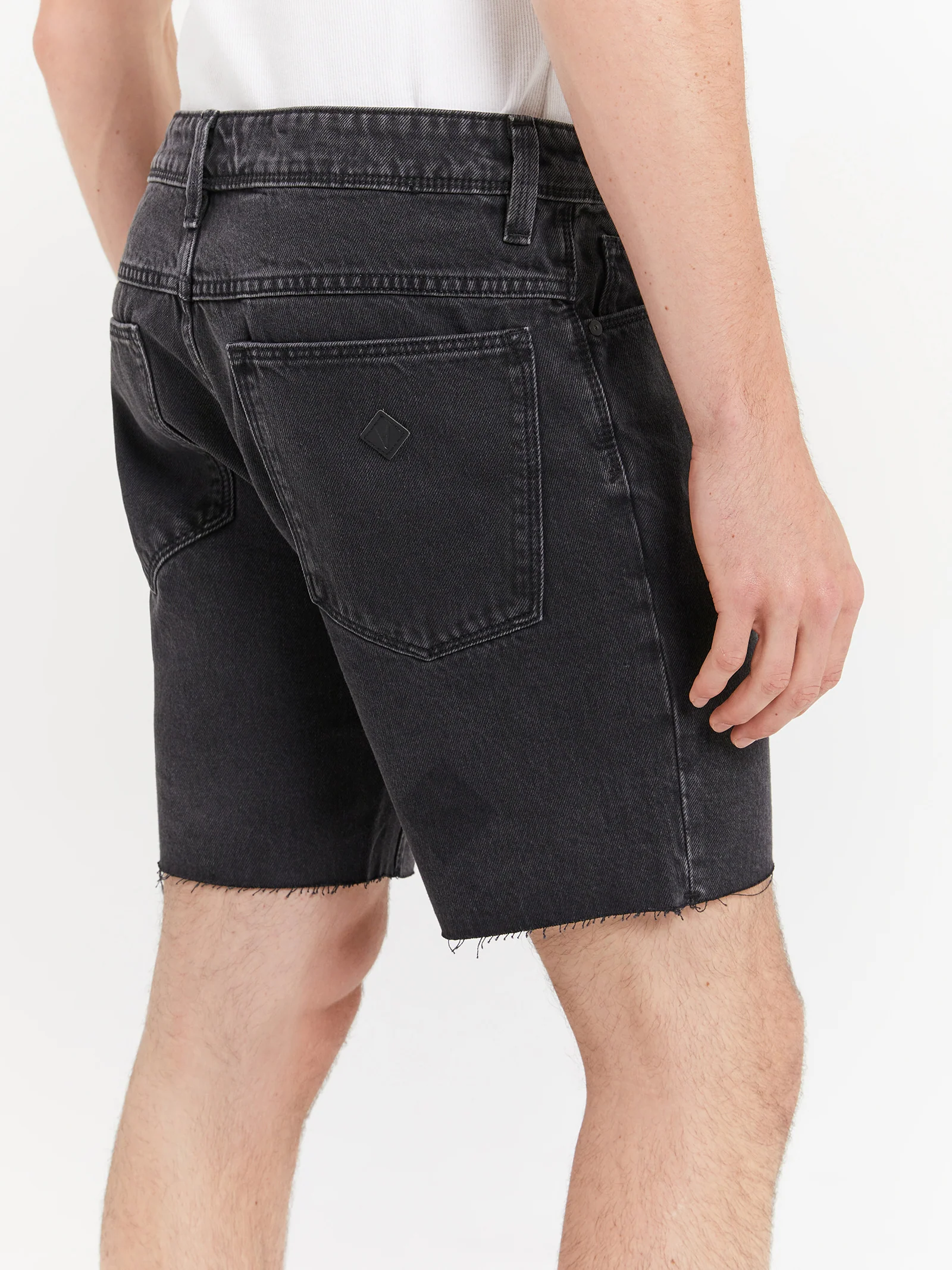 A Cropped Slim Shorts - Image 3