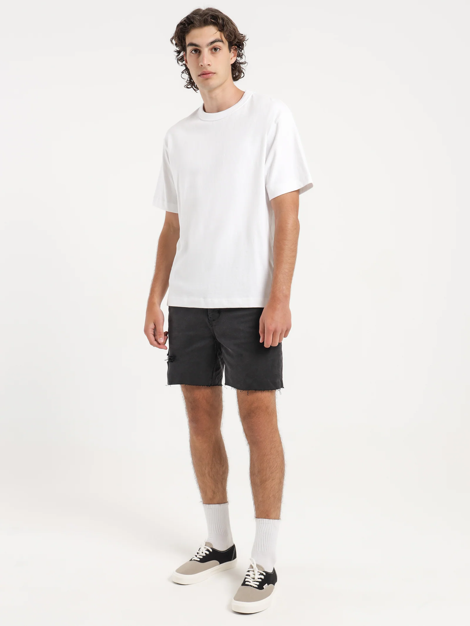 A Cropped Slim Shorts - Image 2