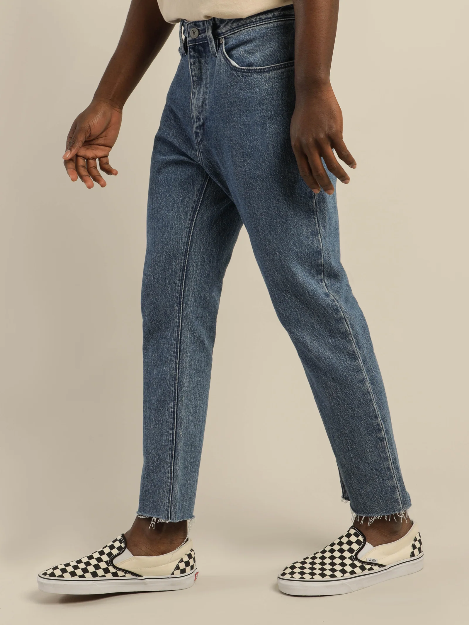 A Cropped Straight Gun Jeans - Image 3