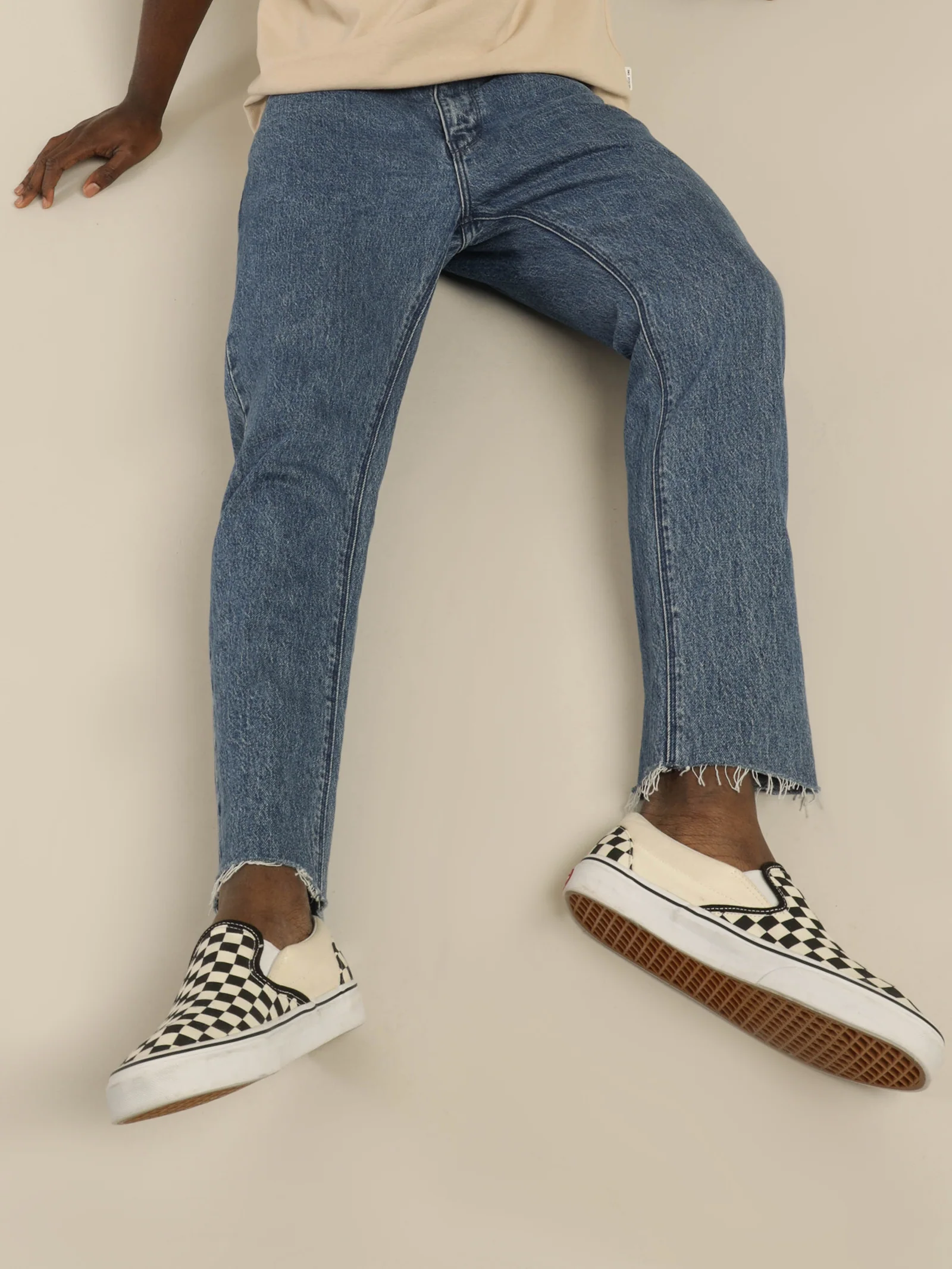 A Cropped Straight Gun Jeans - Image 5