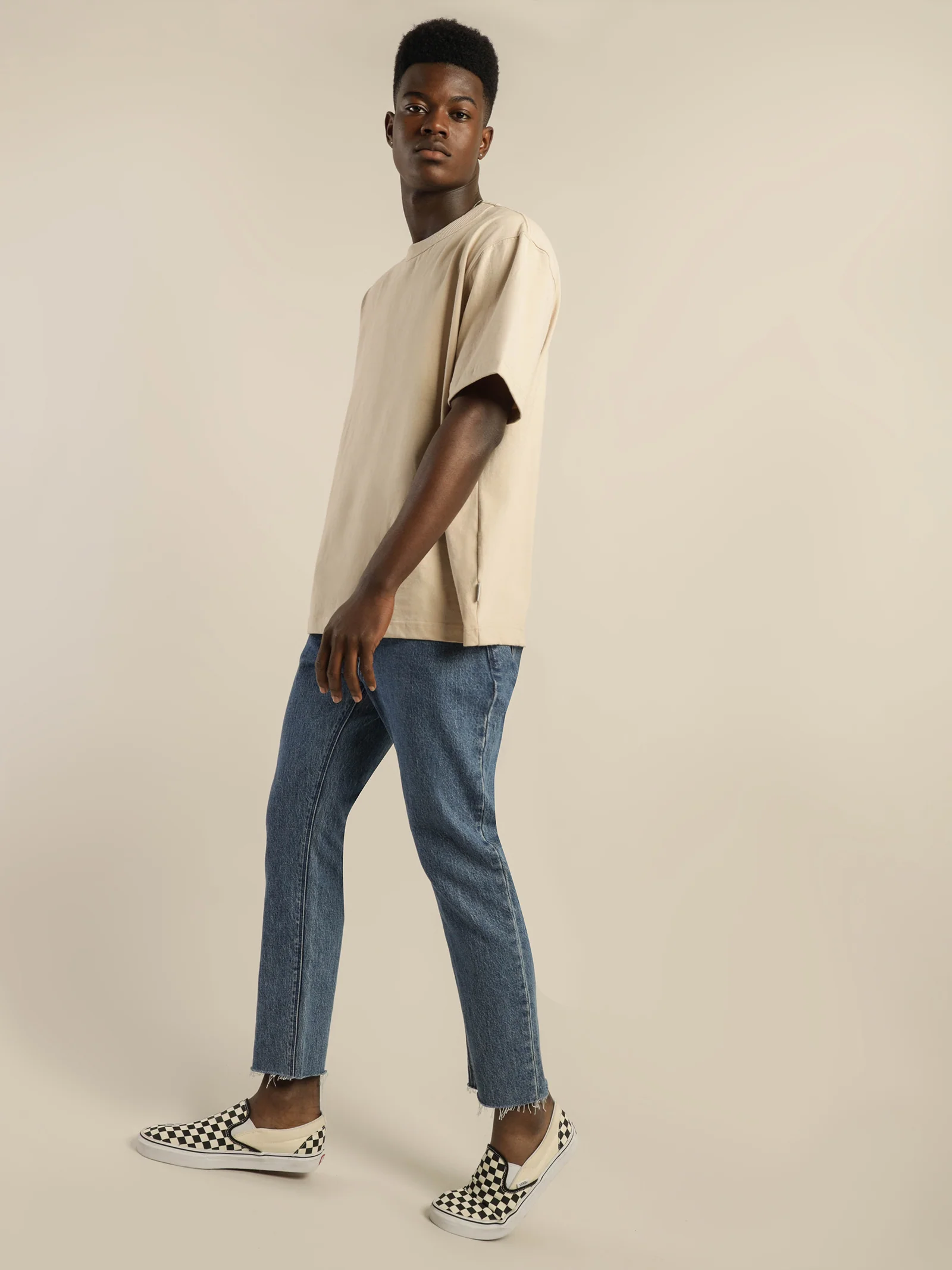 A Cropped Straight Gun Jeans - Image 6