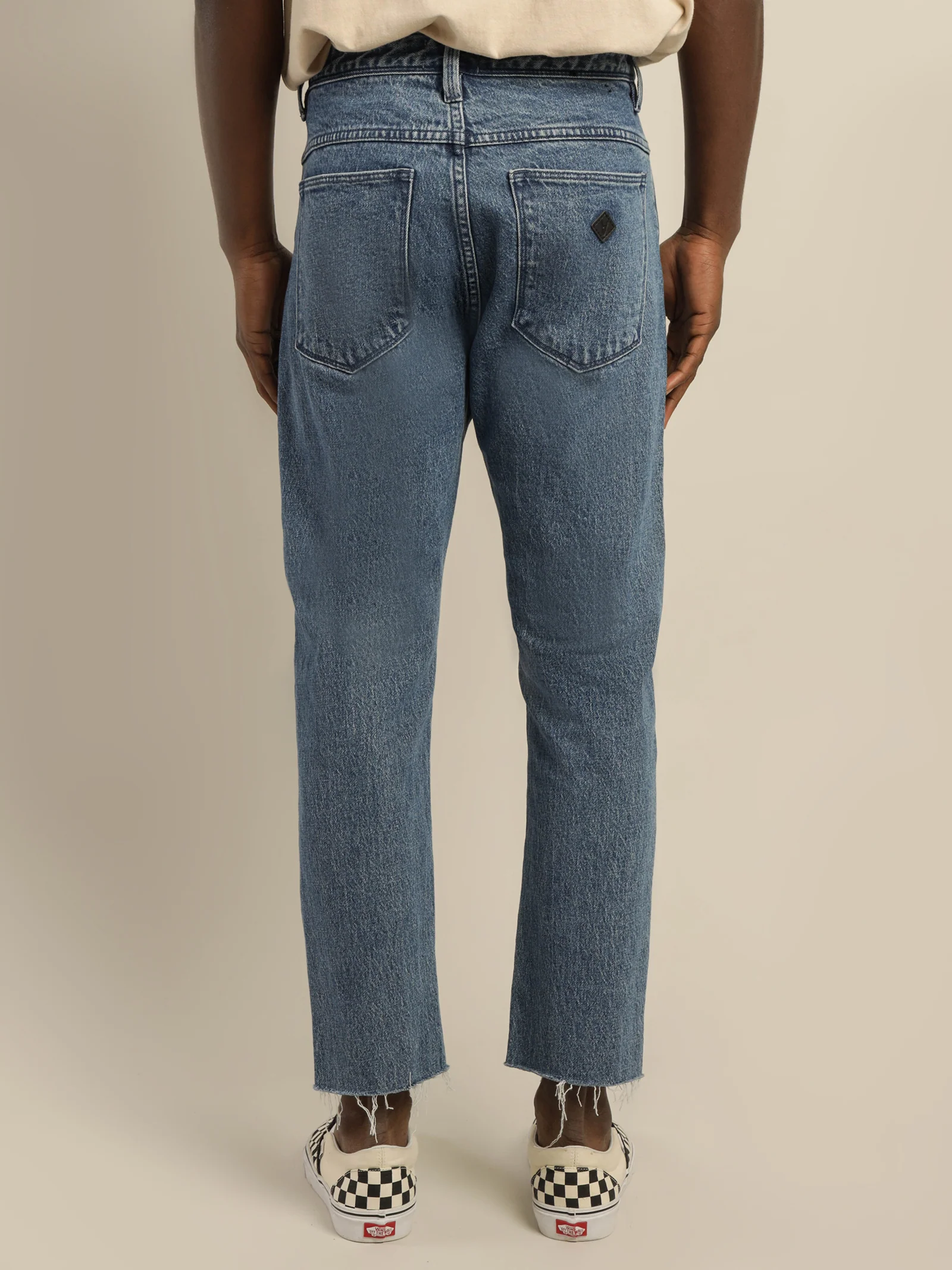 A Cropped Straight Gun Jeans - Image 7