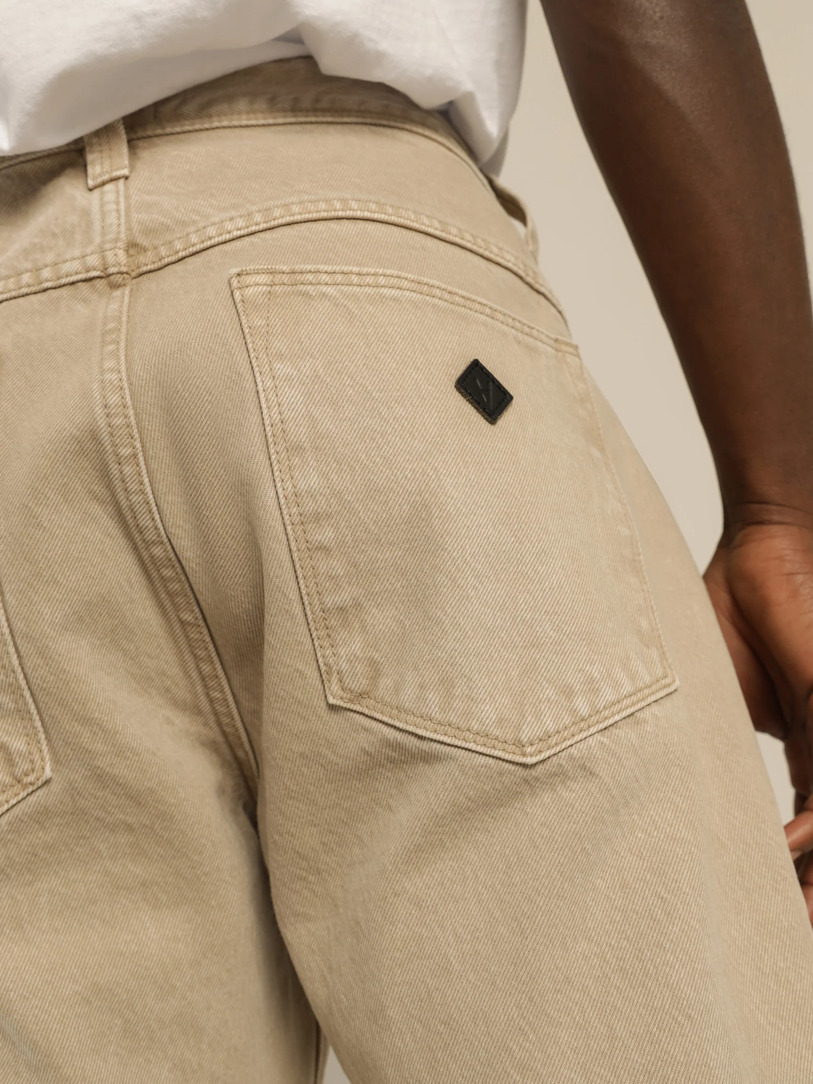 A Cropped Straight Jeans - Image 6