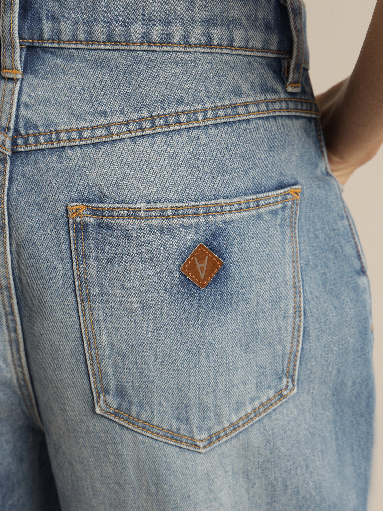 A Slouch Jeans - Image 6