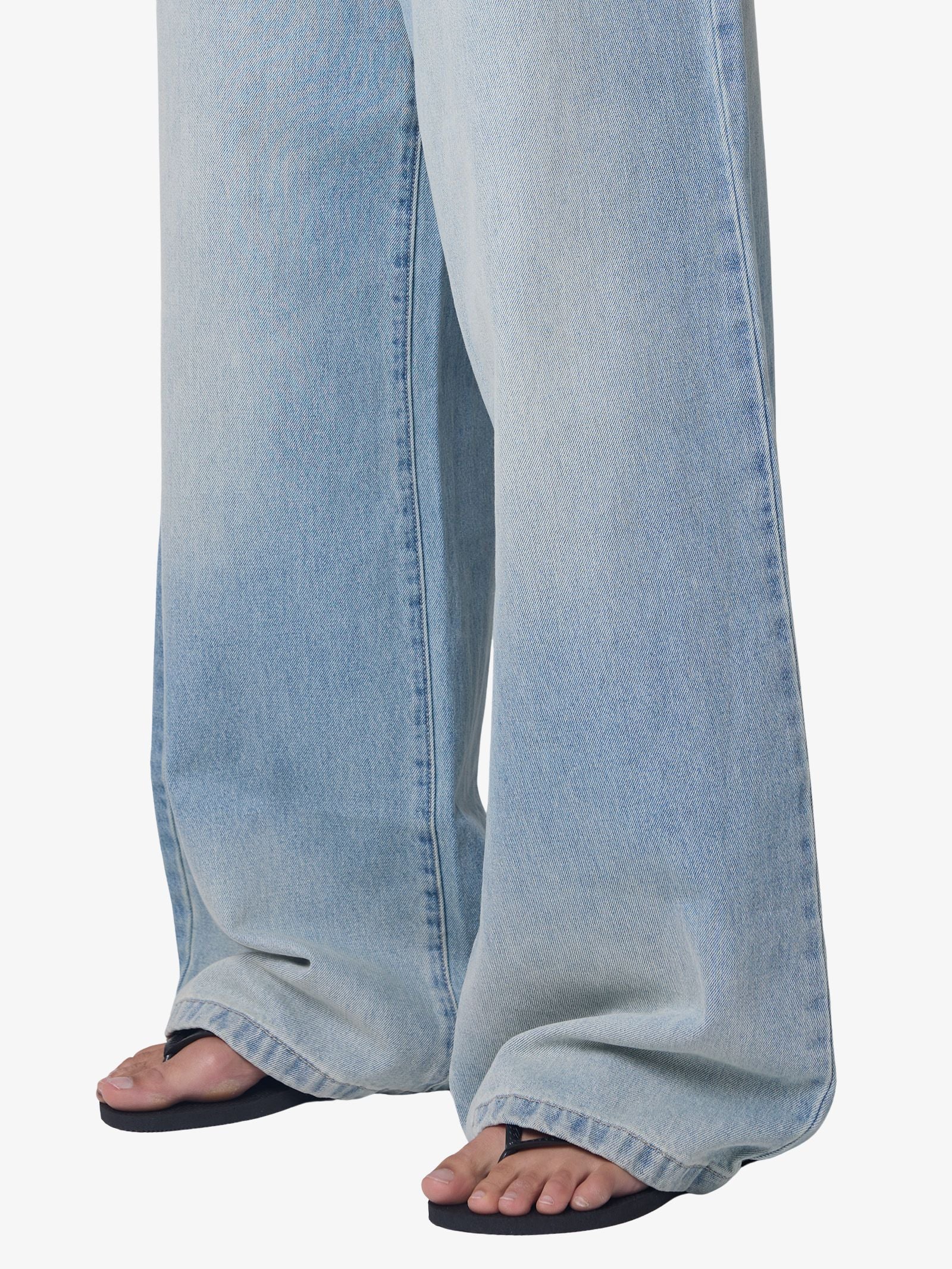 99 Mega Baggy Brittney Jeans - Image 4