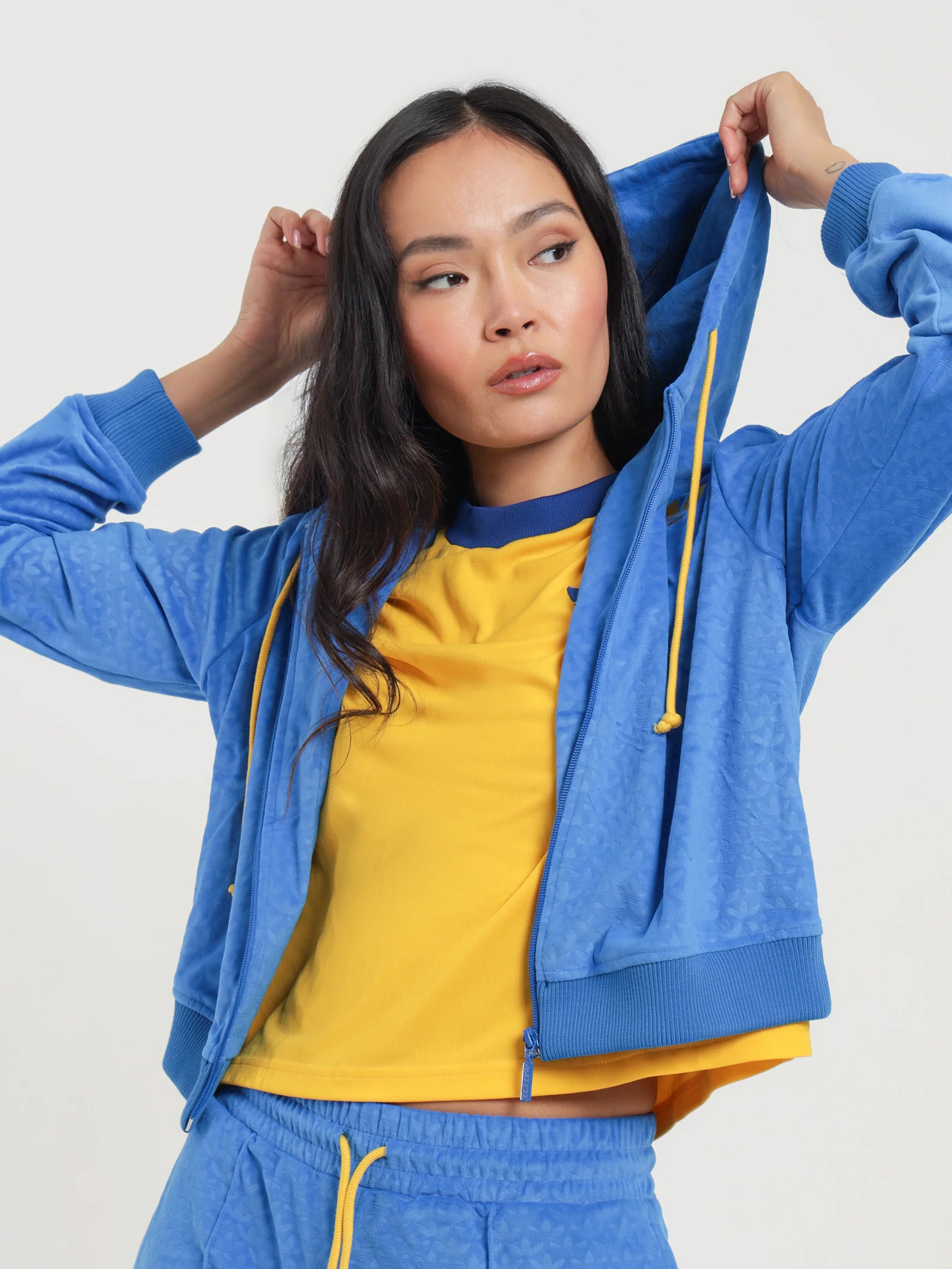 ADICOLOR 70s Velour Zip Hoodie - Image 2