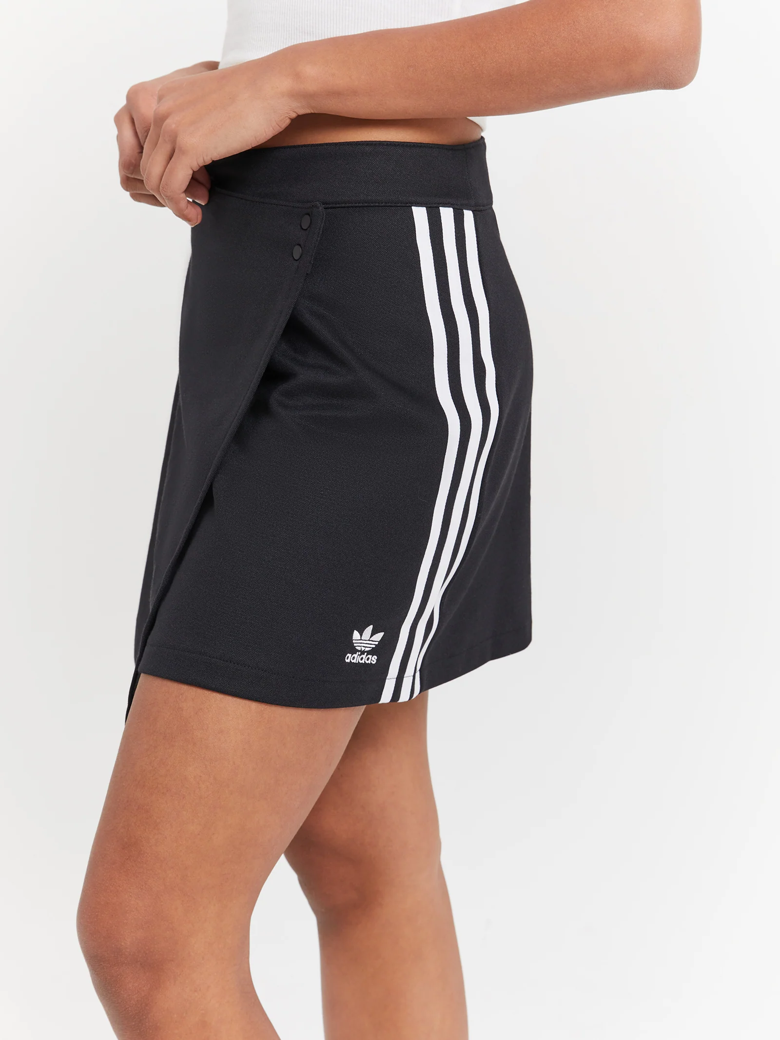 Adicolor Classics 3-Stripes Short Wrapping Skirt - Image 4