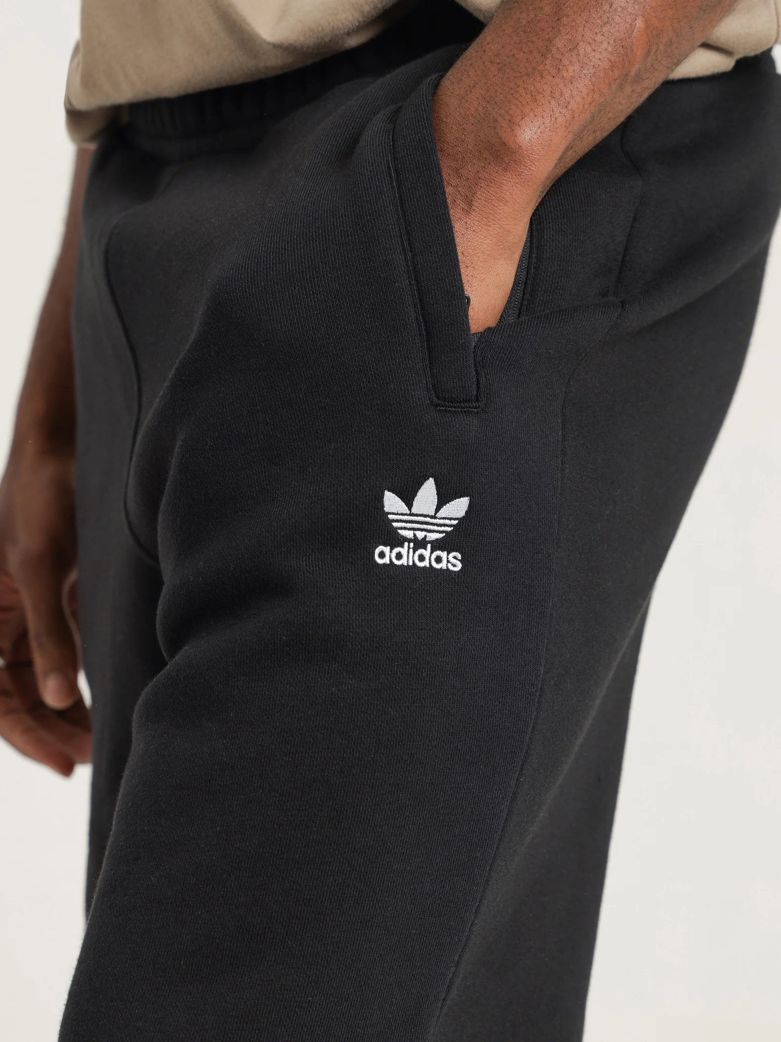 Adicolor Essentials Trefoil Shorts - Image 4