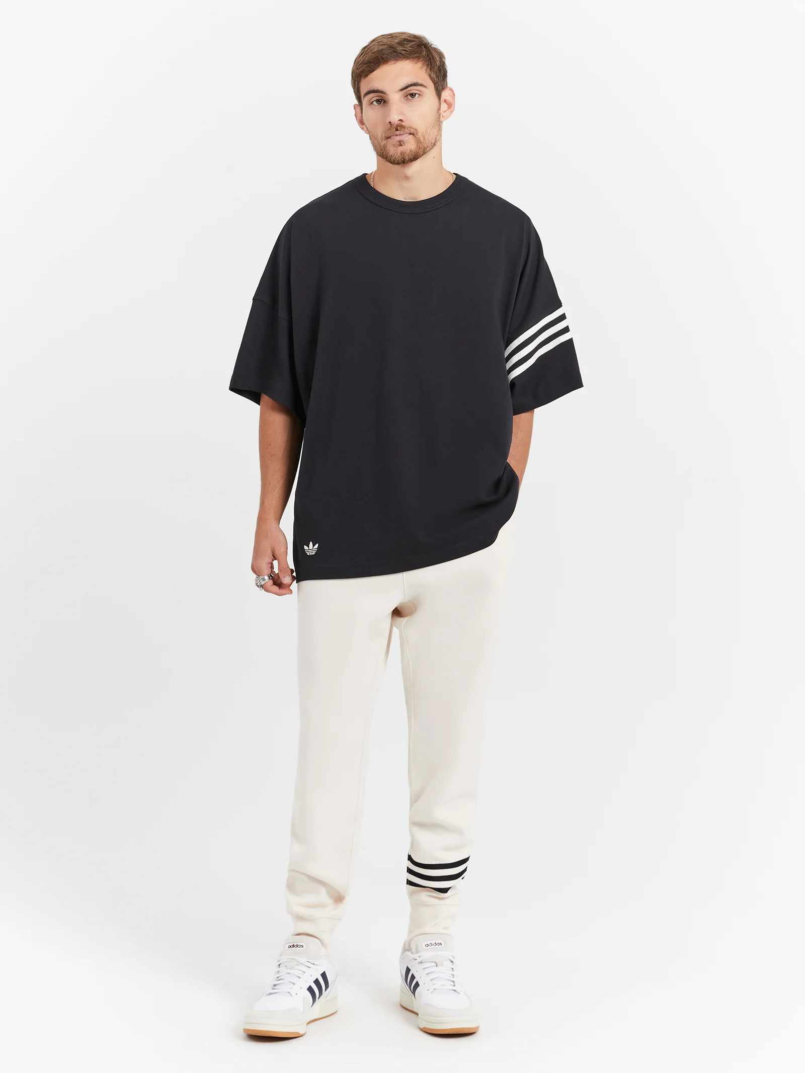 Adicolor Neuclassics Sweatpants - Image 4