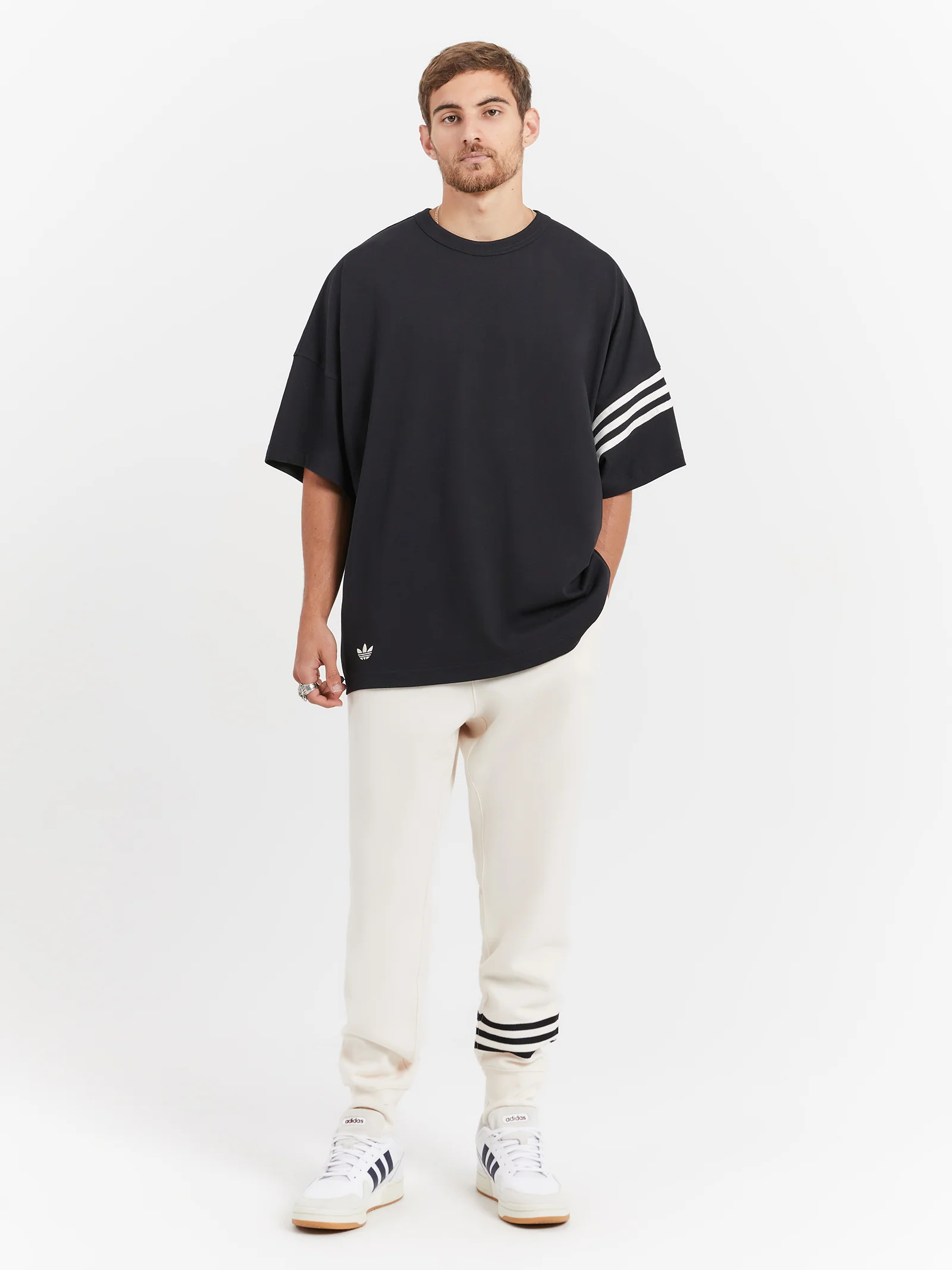 Adicolor Neuclassics T-Shirt - Image 2