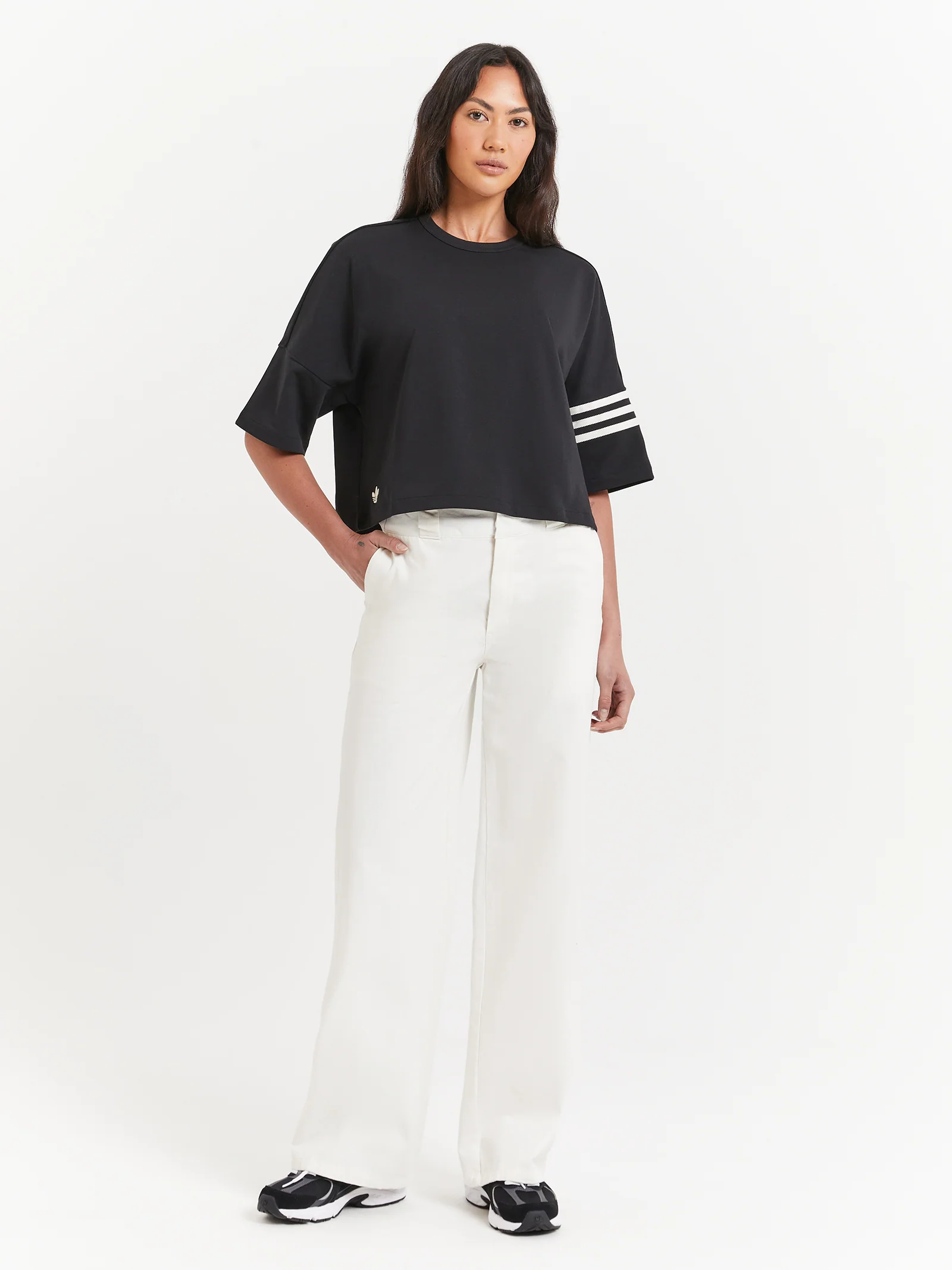 Adicolor Neuclassics T-Shirt - Image 2