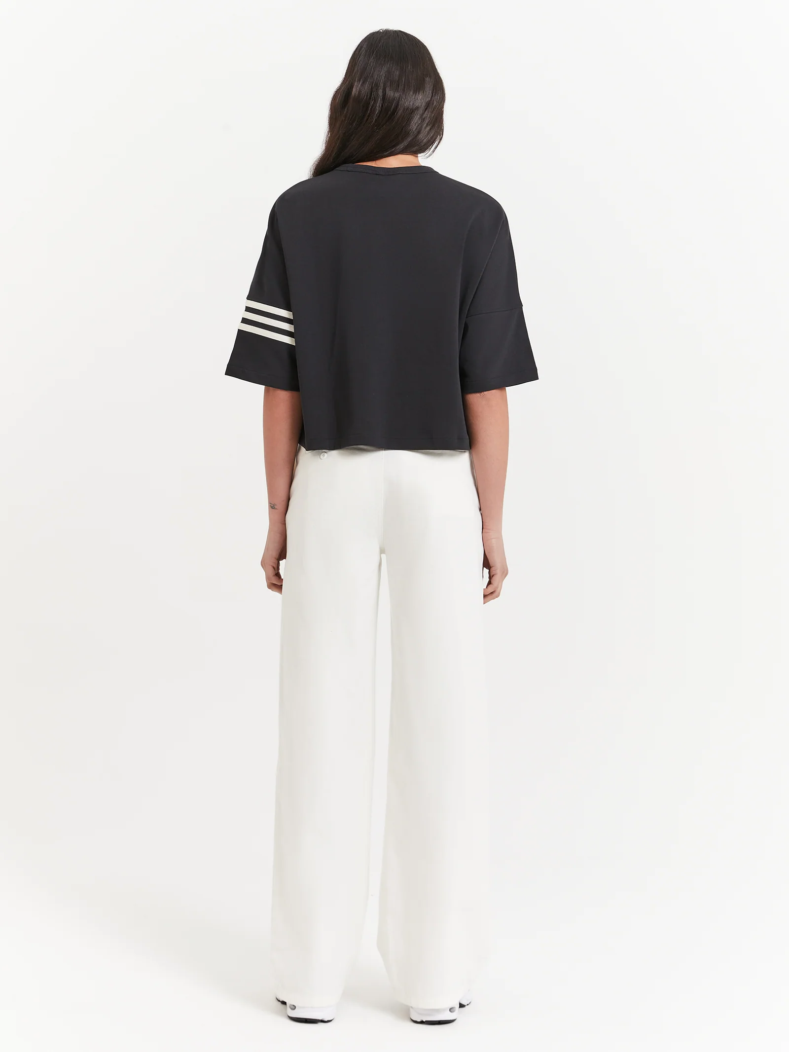 Adicolor Neuclassics T-Shirt - Image 5