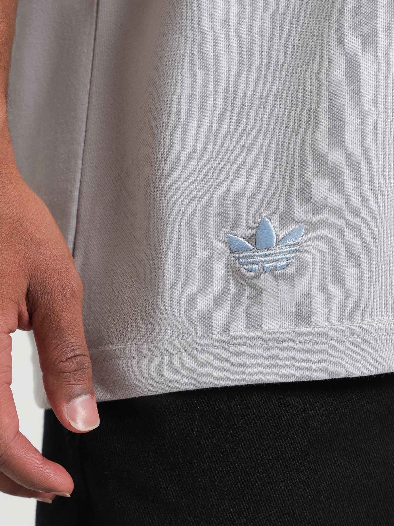 Adicolor Neuclassics T-Shirt - Image 3