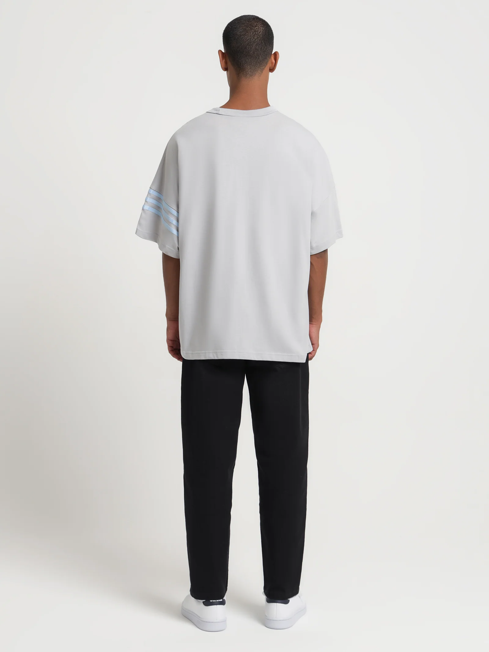 Adicolor Neuclassics T-Shirt - Image 5