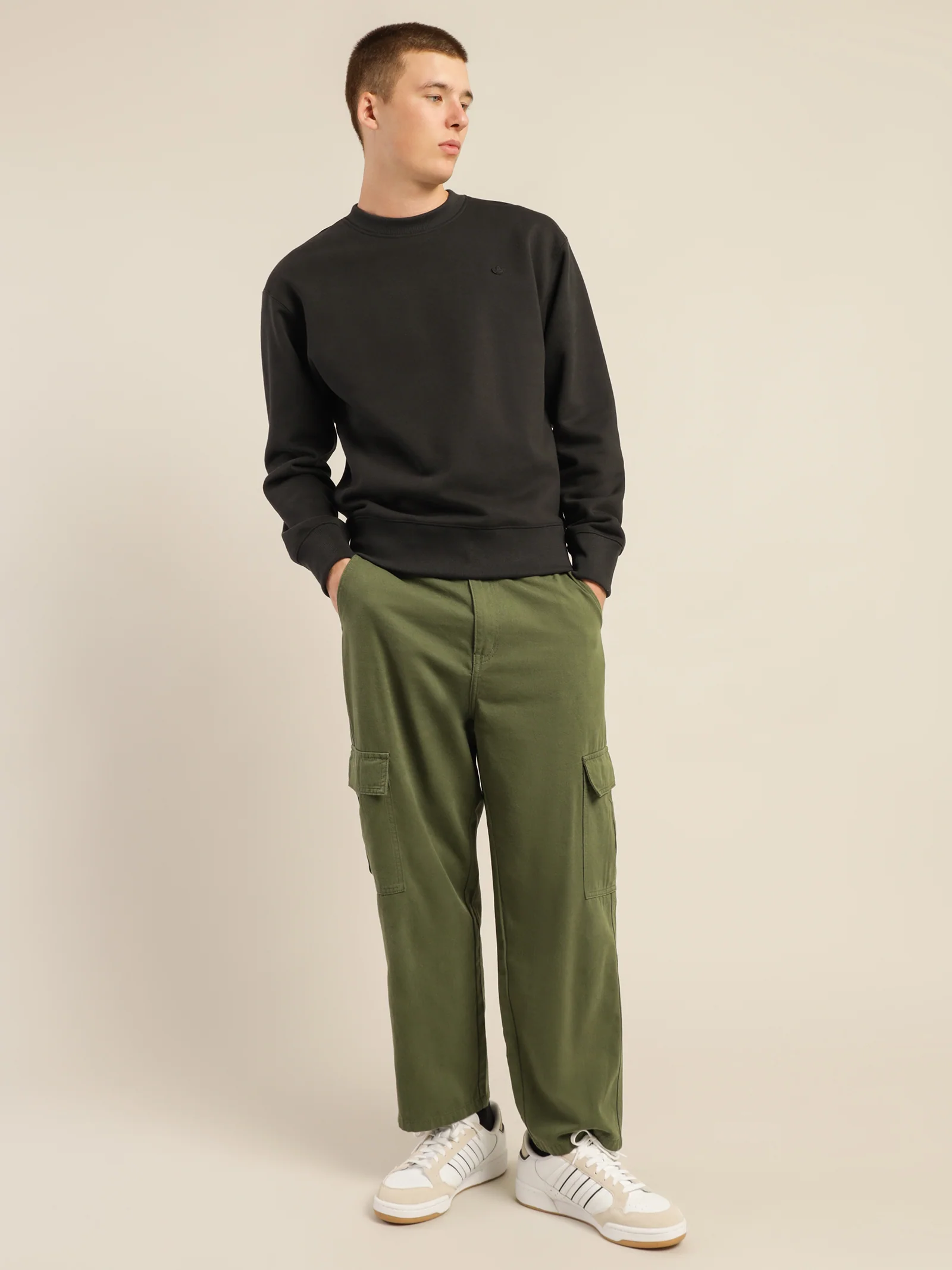 Adicolor Trefoil Crewneck Sweatshirt - Image 3