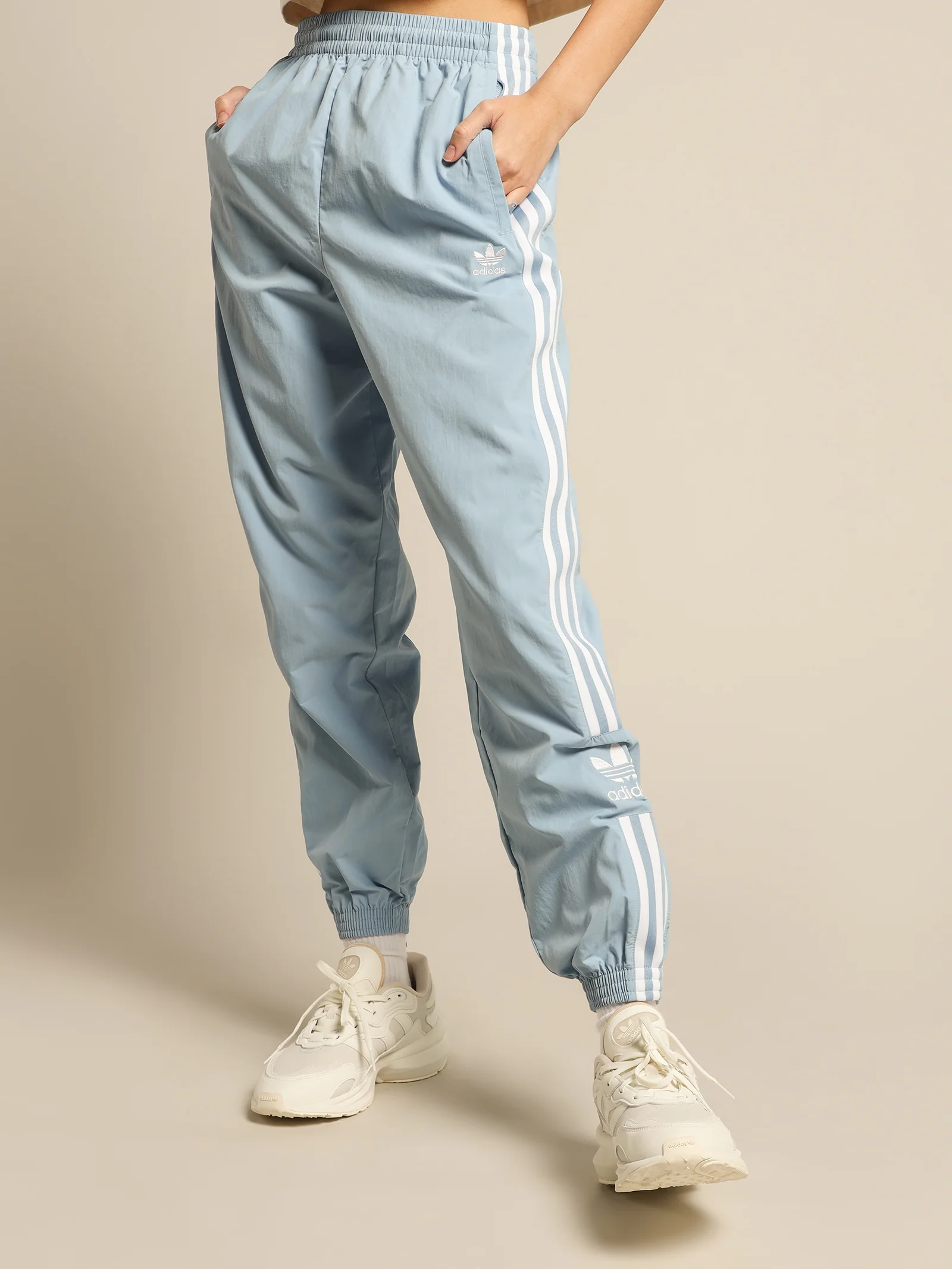 Adicolour Classics Locked-Up Trackpants - Image 3