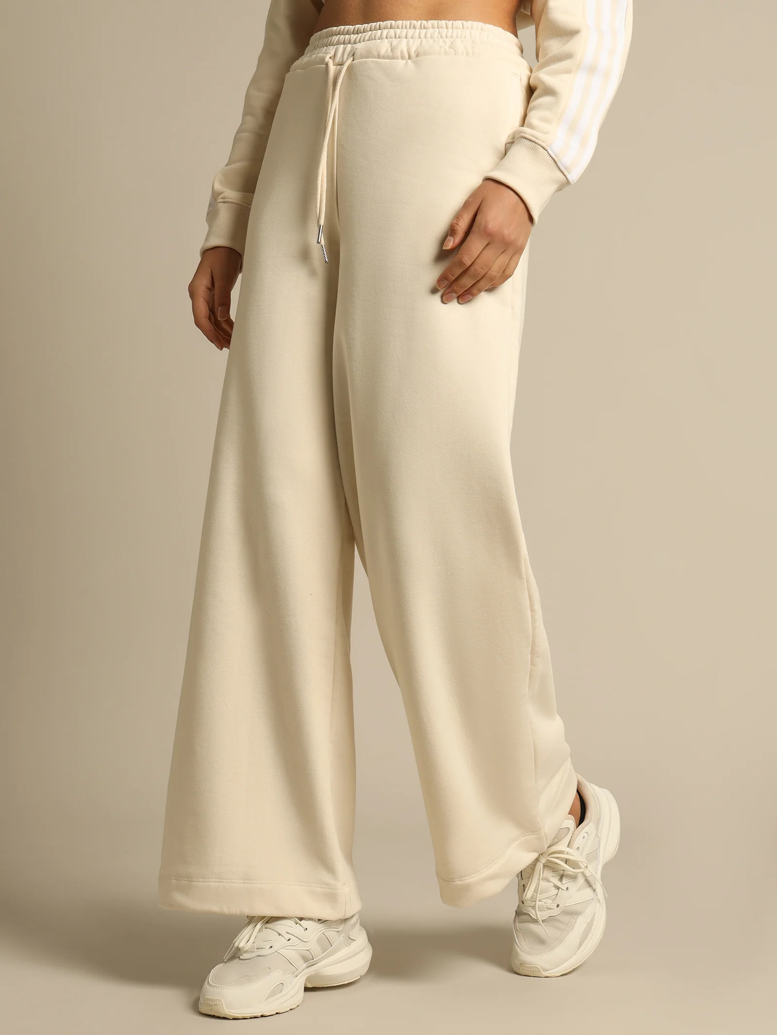 Adicolour Wide Leg Joggers - Image 3