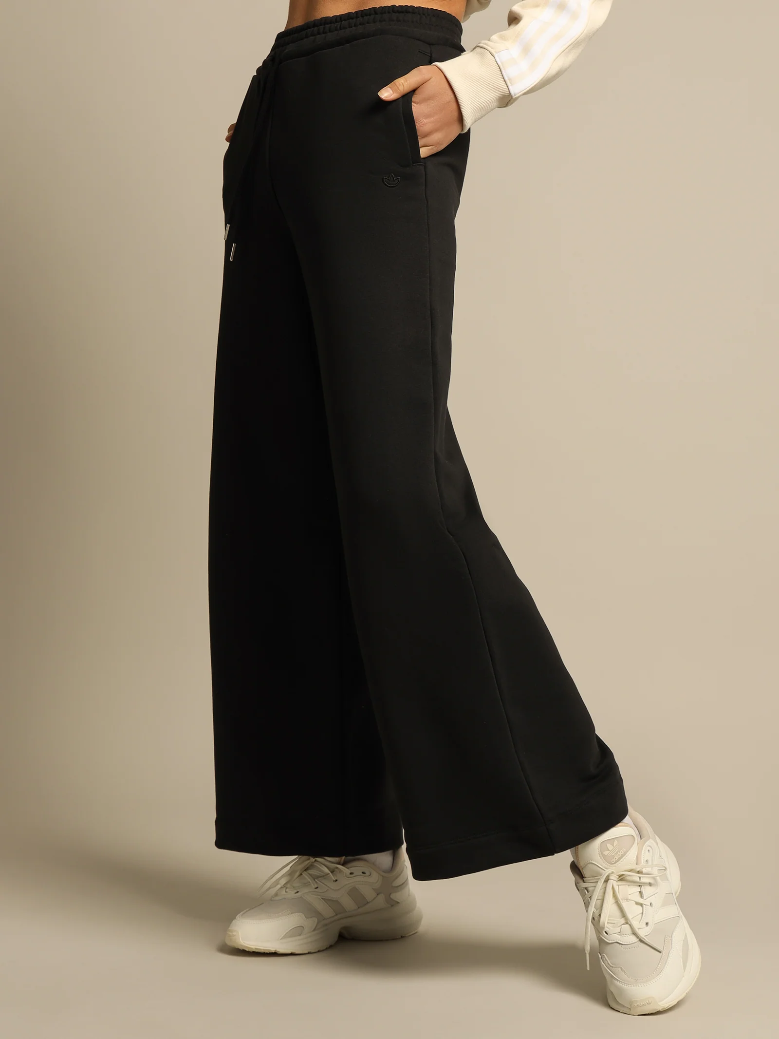 Adicolour Wide Leg Pants - Image 2