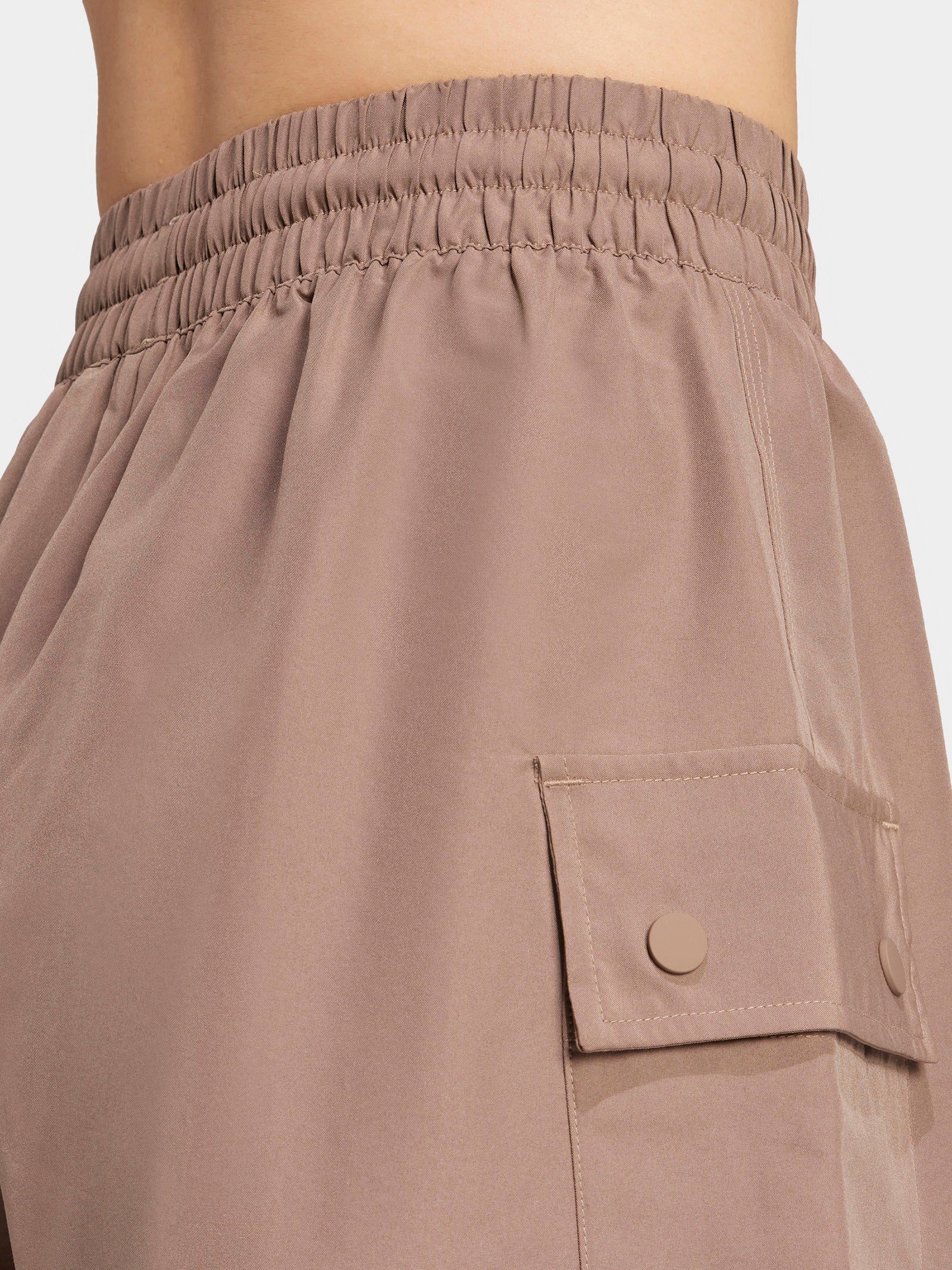 Ess C Shorts - Image 6