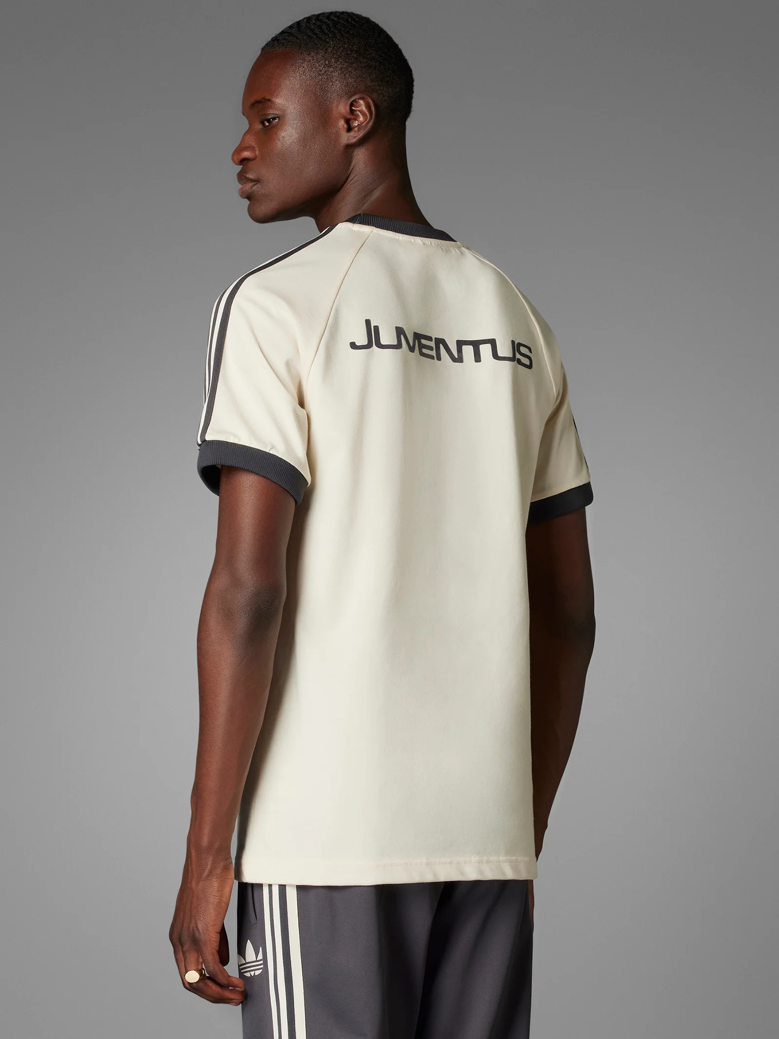 Juventus Classics T-Shirt - Image 3
