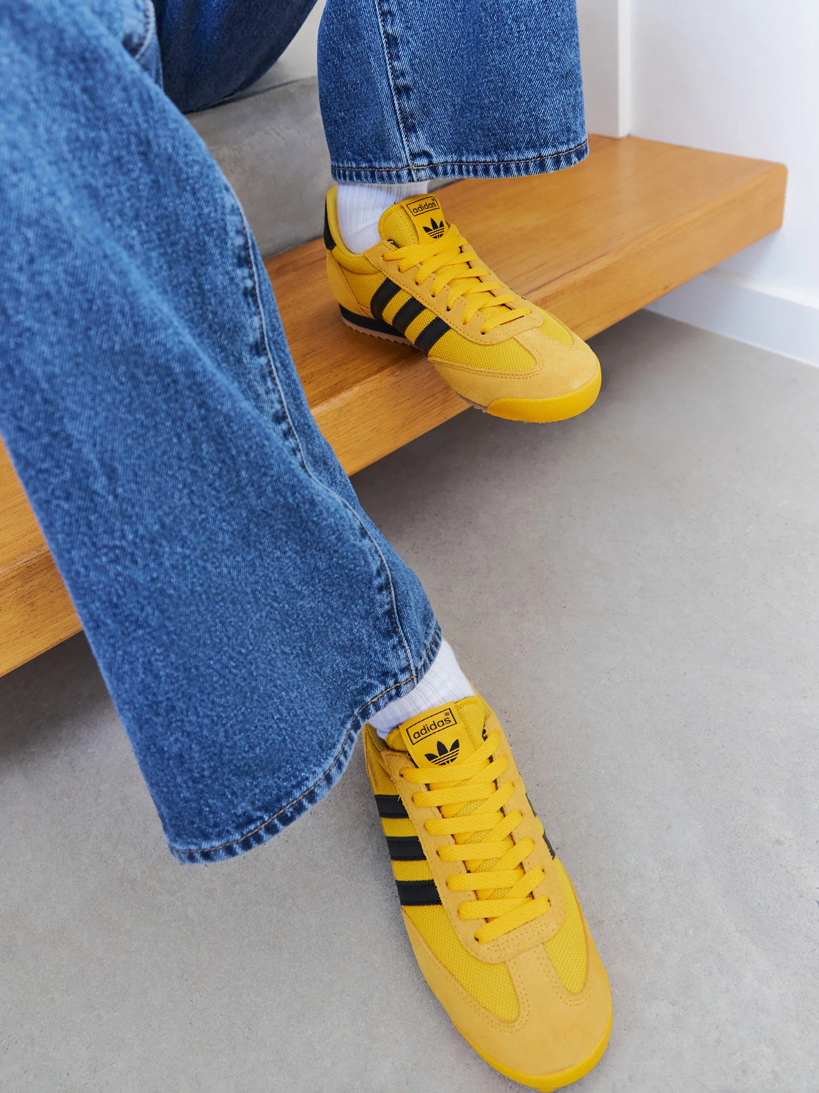 Unisex R71 Sneakers - Image 2