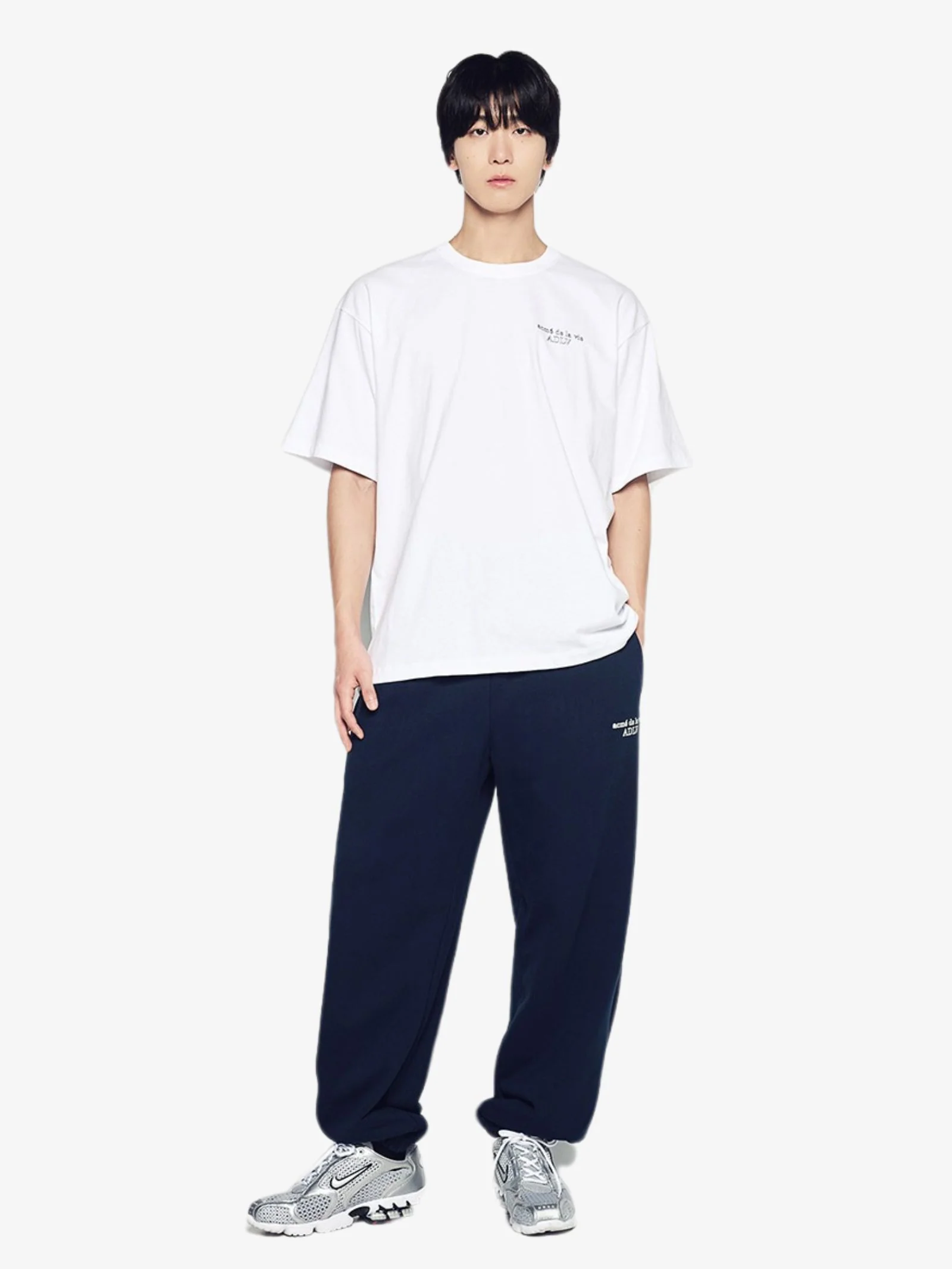 Border Line Basic Logo T-Shirt - Image 3