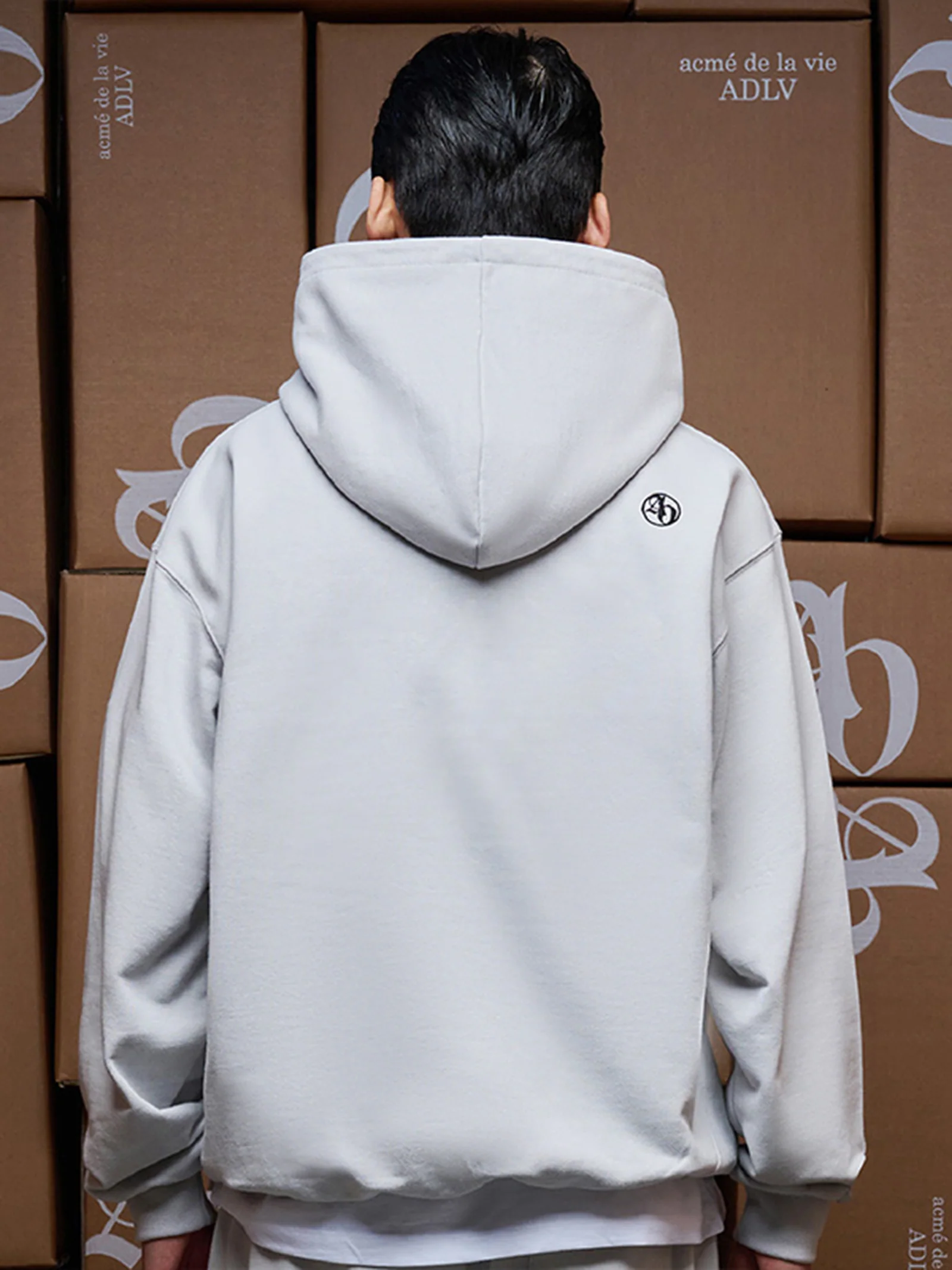 Circle Symbol Rivet Hoodie - Image 4