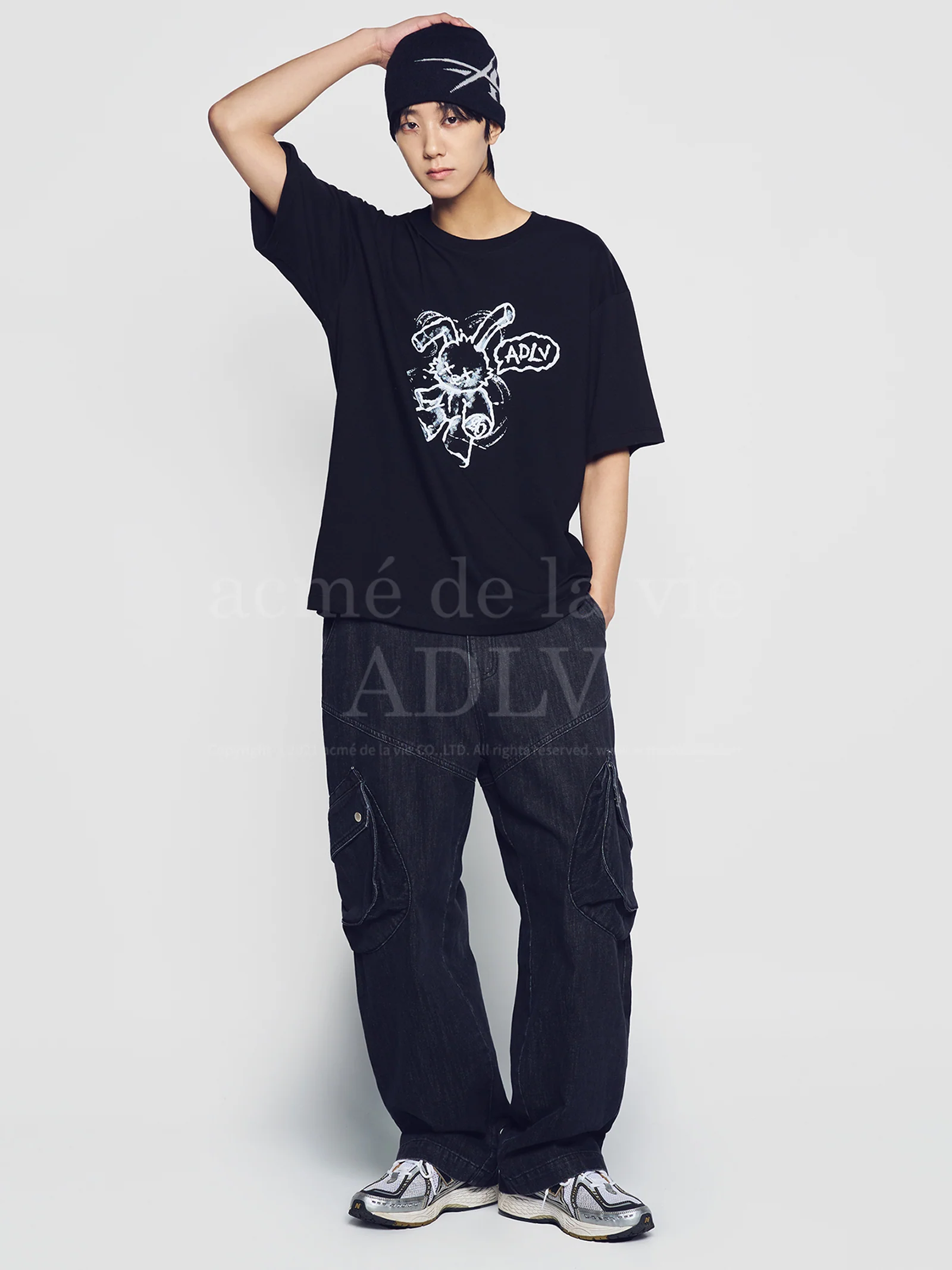 One Point Artwork Beanie - Image 2
